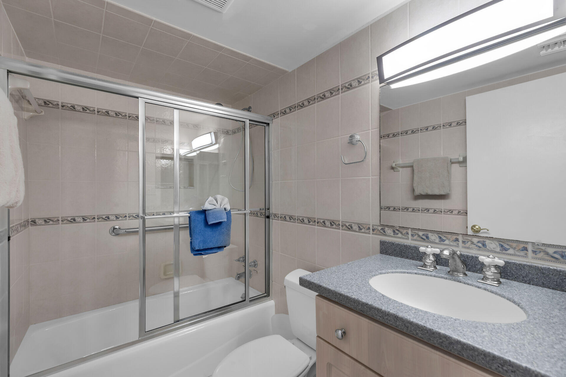 201 E Ocean Drive 1-211 Property Photo 33