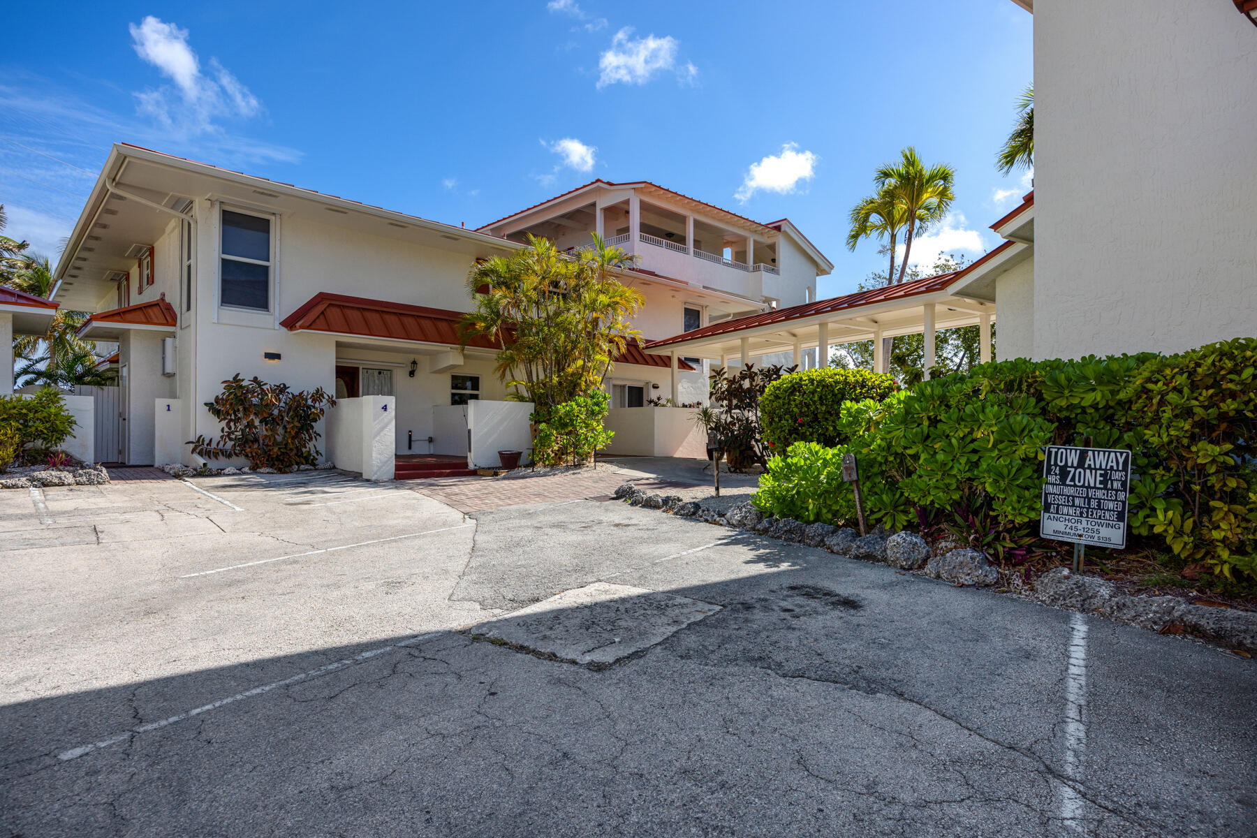 32 Hilton Haven Road Apt 5 Property Photo 4
