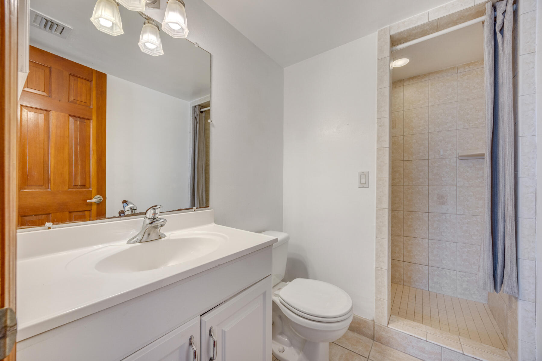 32 Hilton Haven Road Apt 5 Property Photo 25