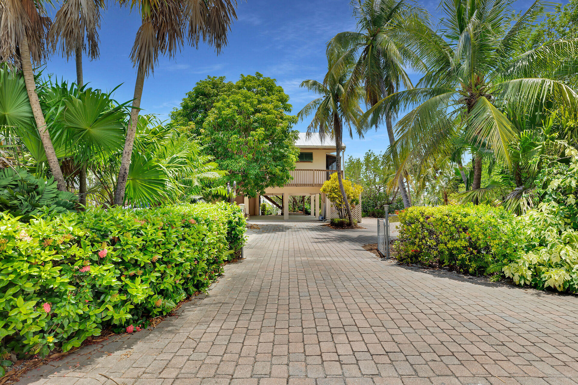 870 Copa D Oro Property Photo 1