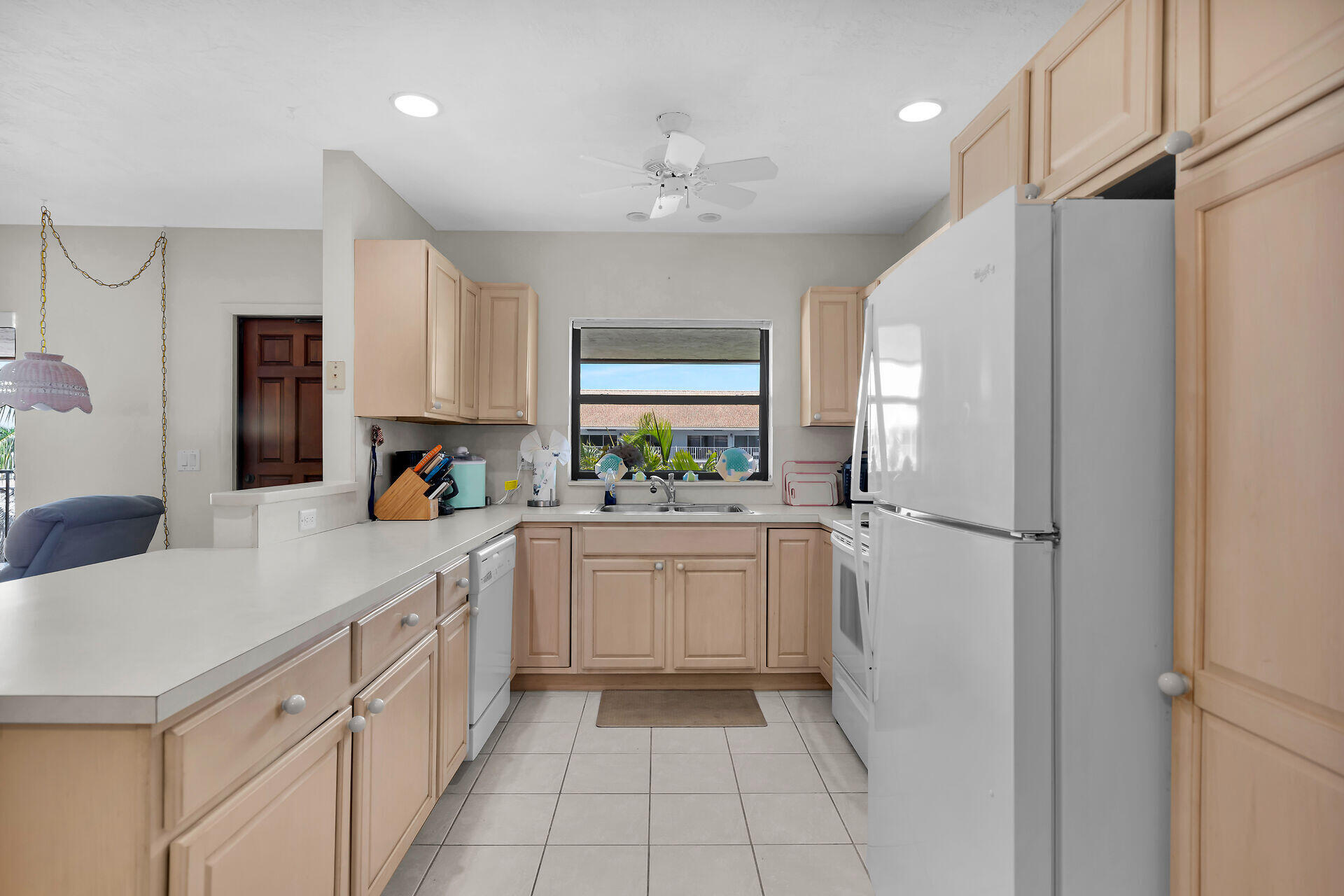 350 11th Street Property Photo 5