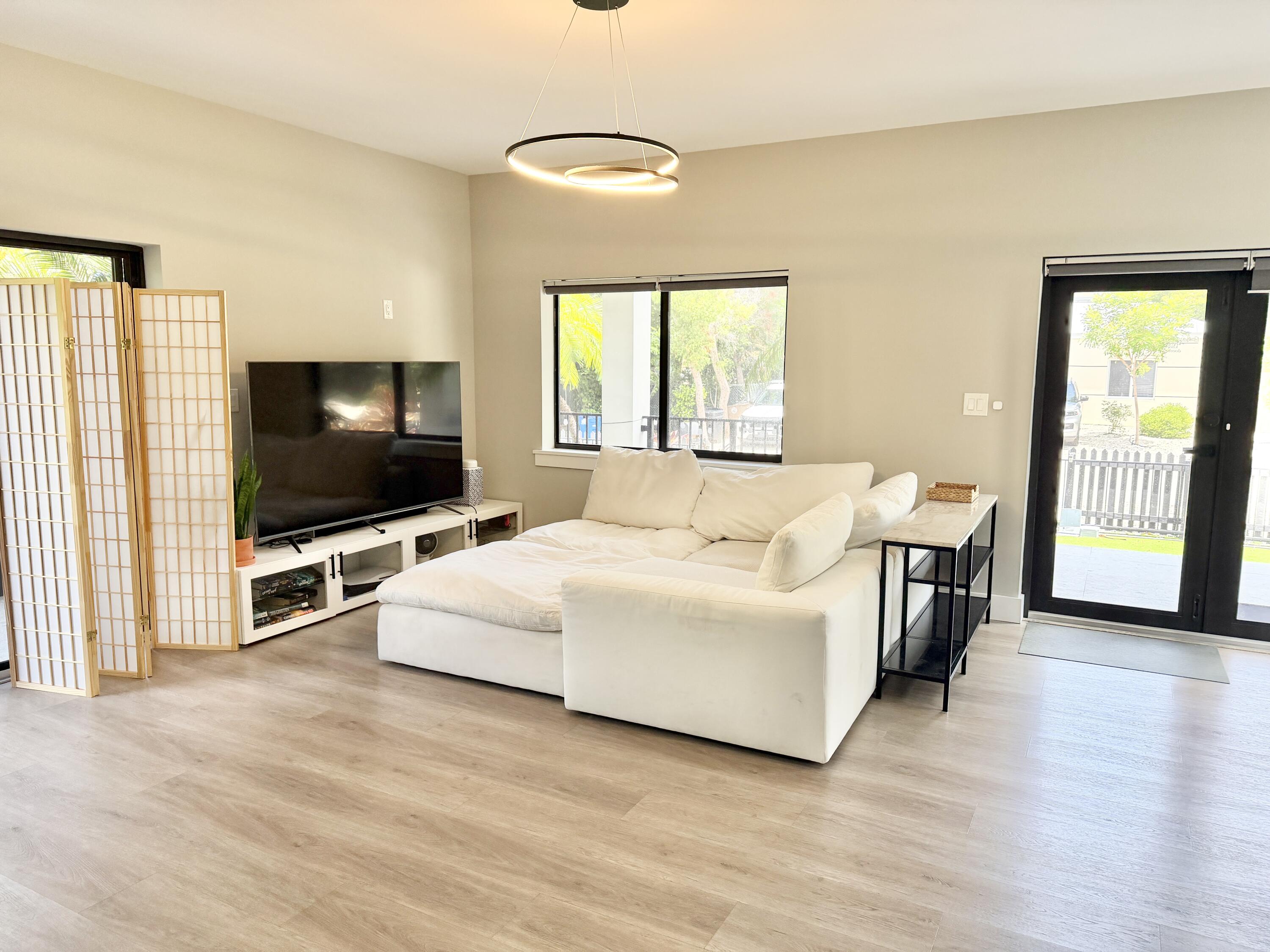 13 Coral Way Property Photo 5