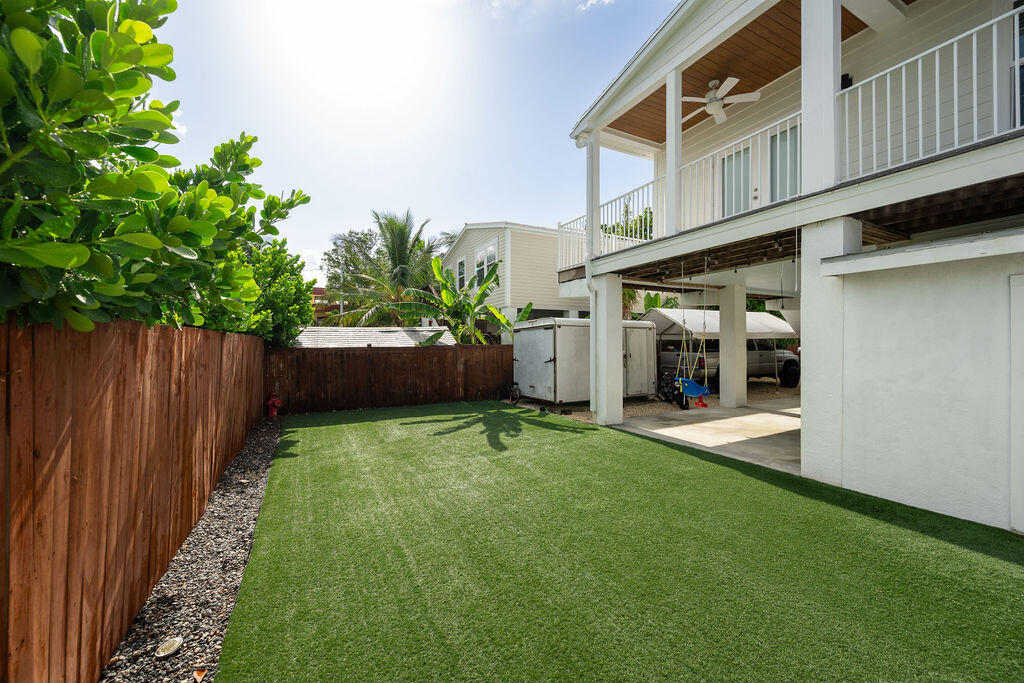 441 Avenue A Property Photo 2