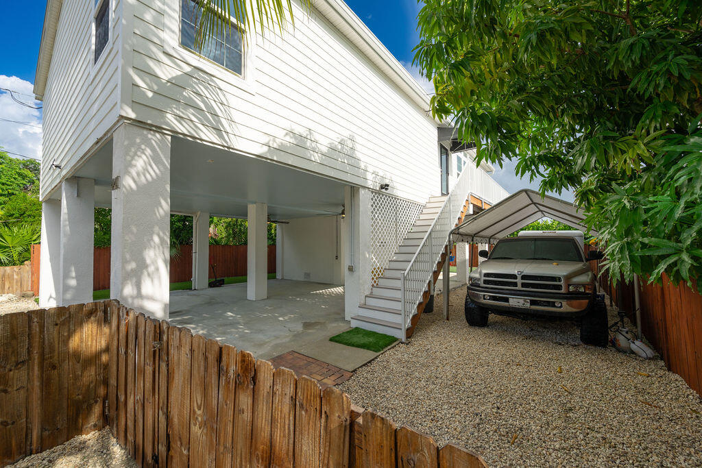 441 Avenue A Property Photo 3
