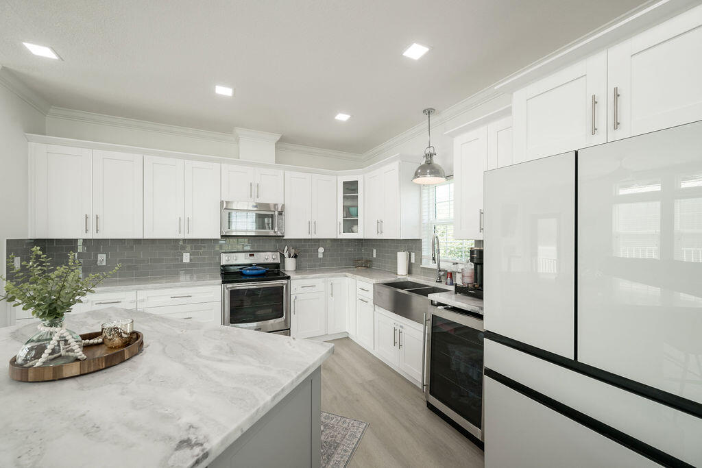 441 Avenue A Property Photo 11
