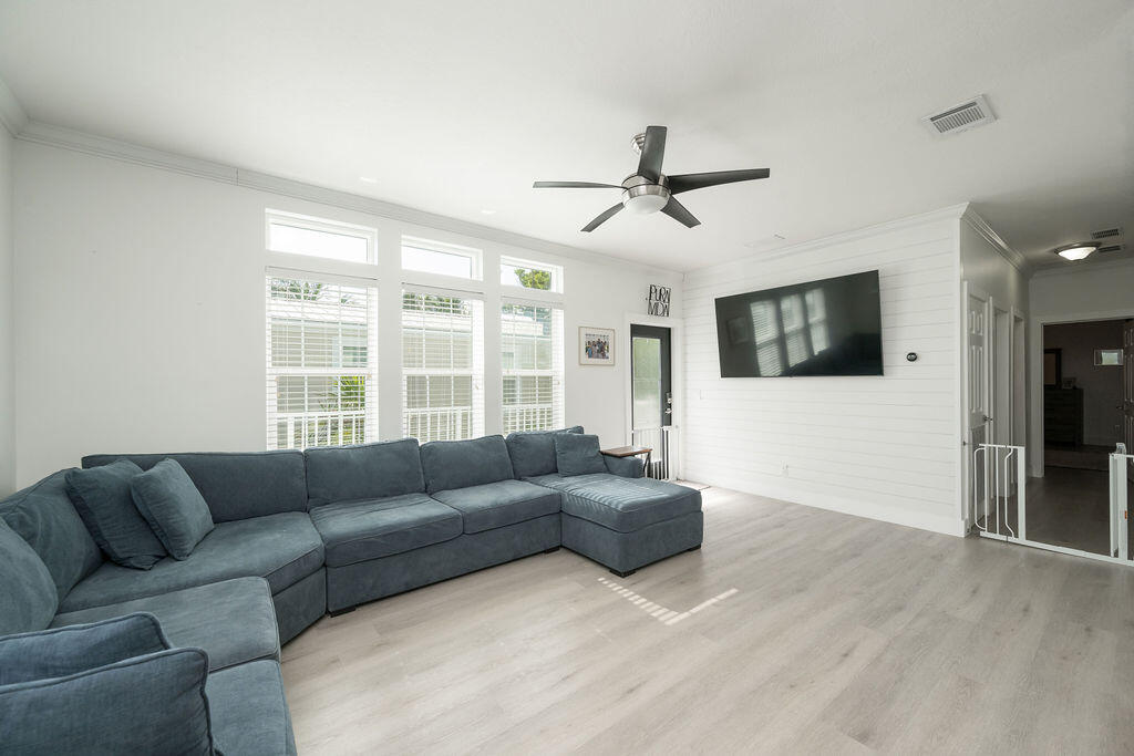 441 Avenue A Property Photo 14