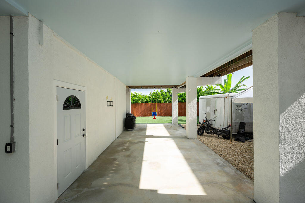 441 Avenue A Property Photo 34