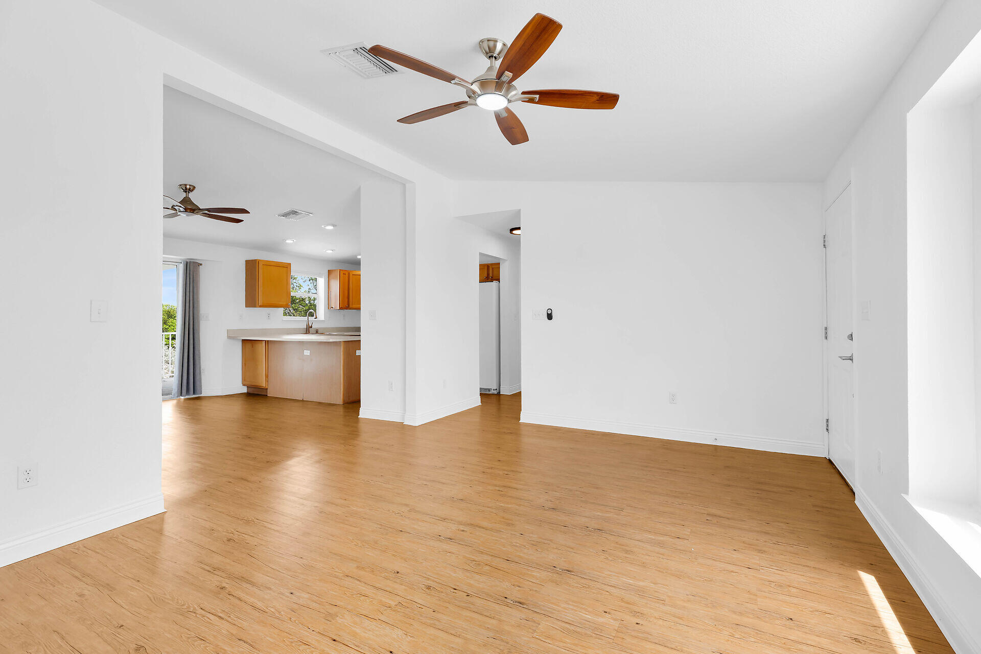 203 Peachtree Avenue Property Photo 13