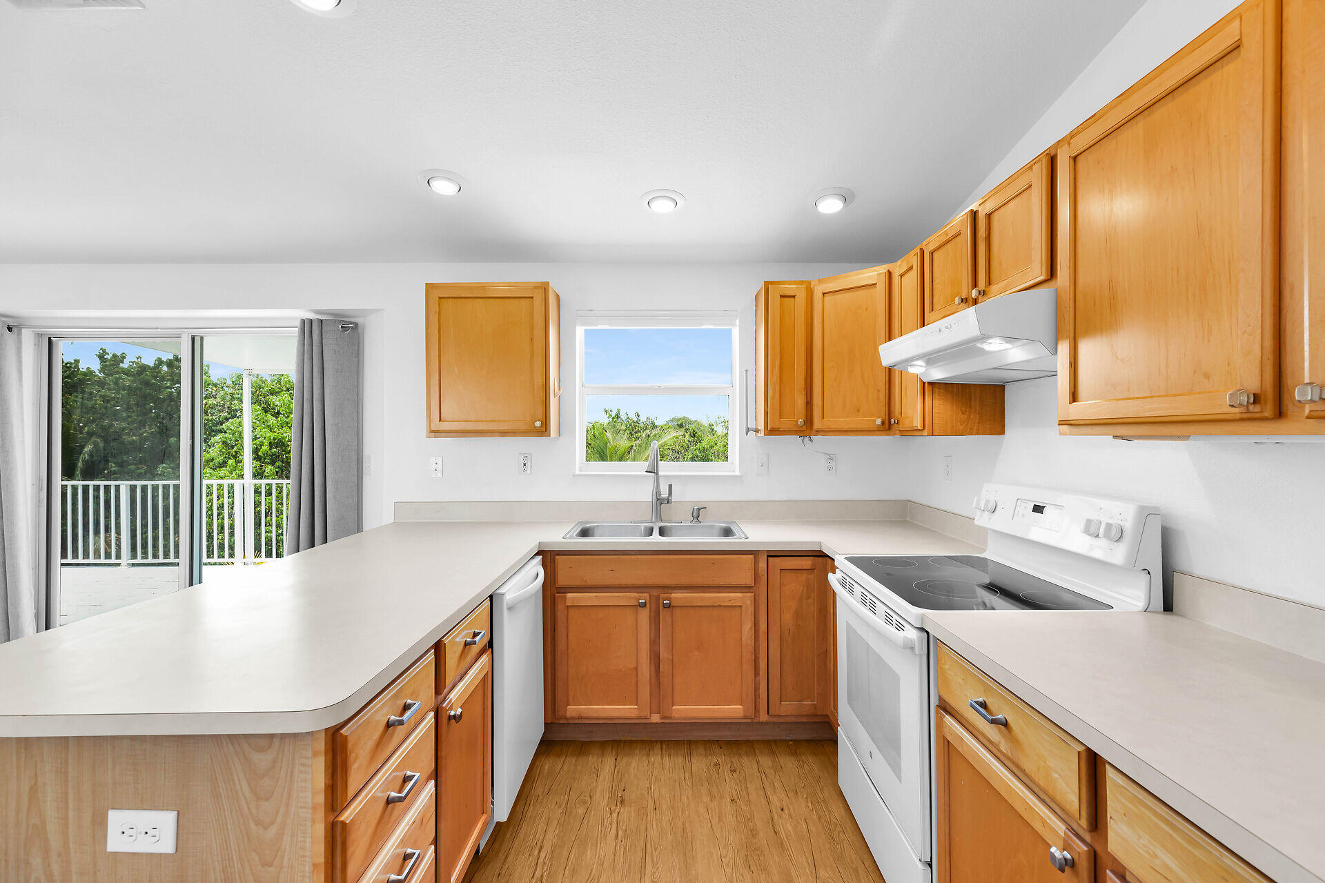 203 Peachtree Avenue Property Photo 17