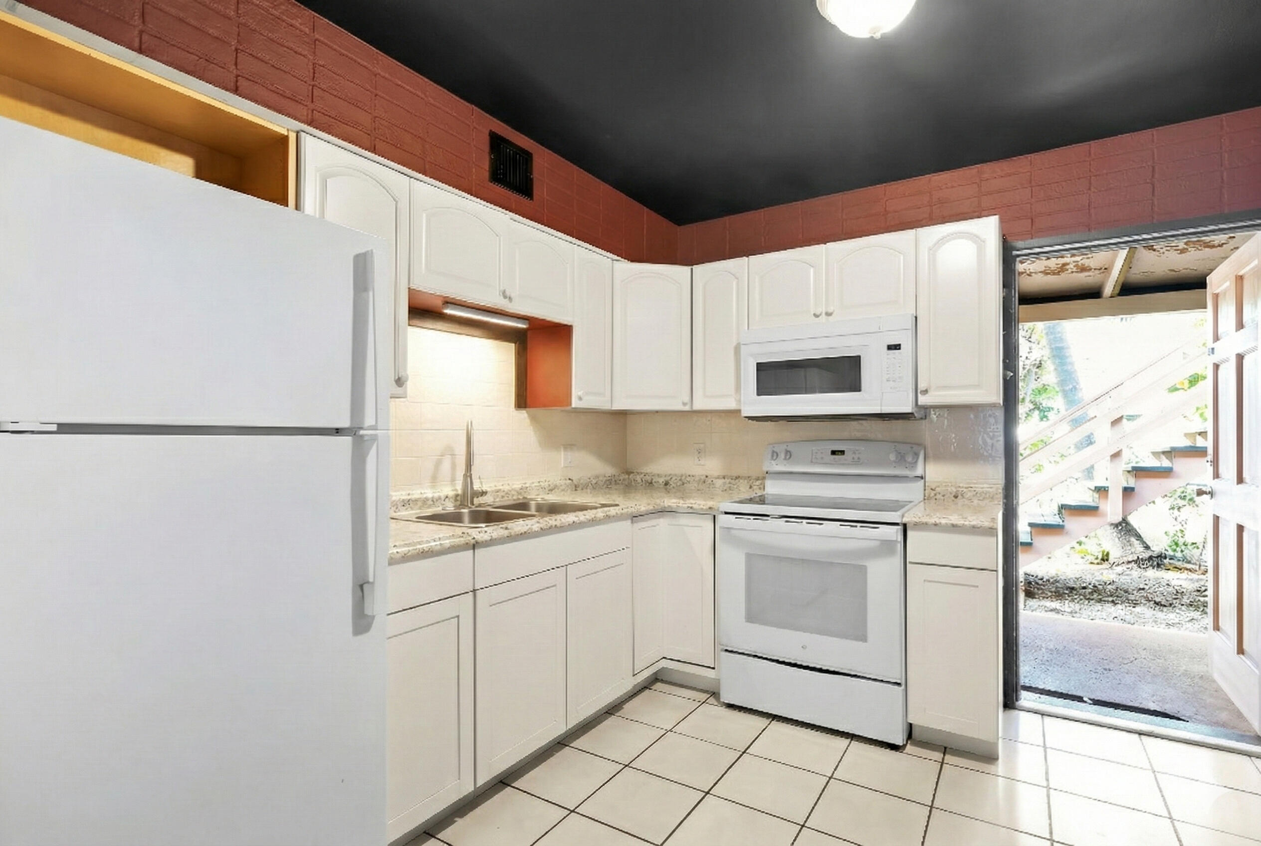 1614 Dennis Street Property Photo 5