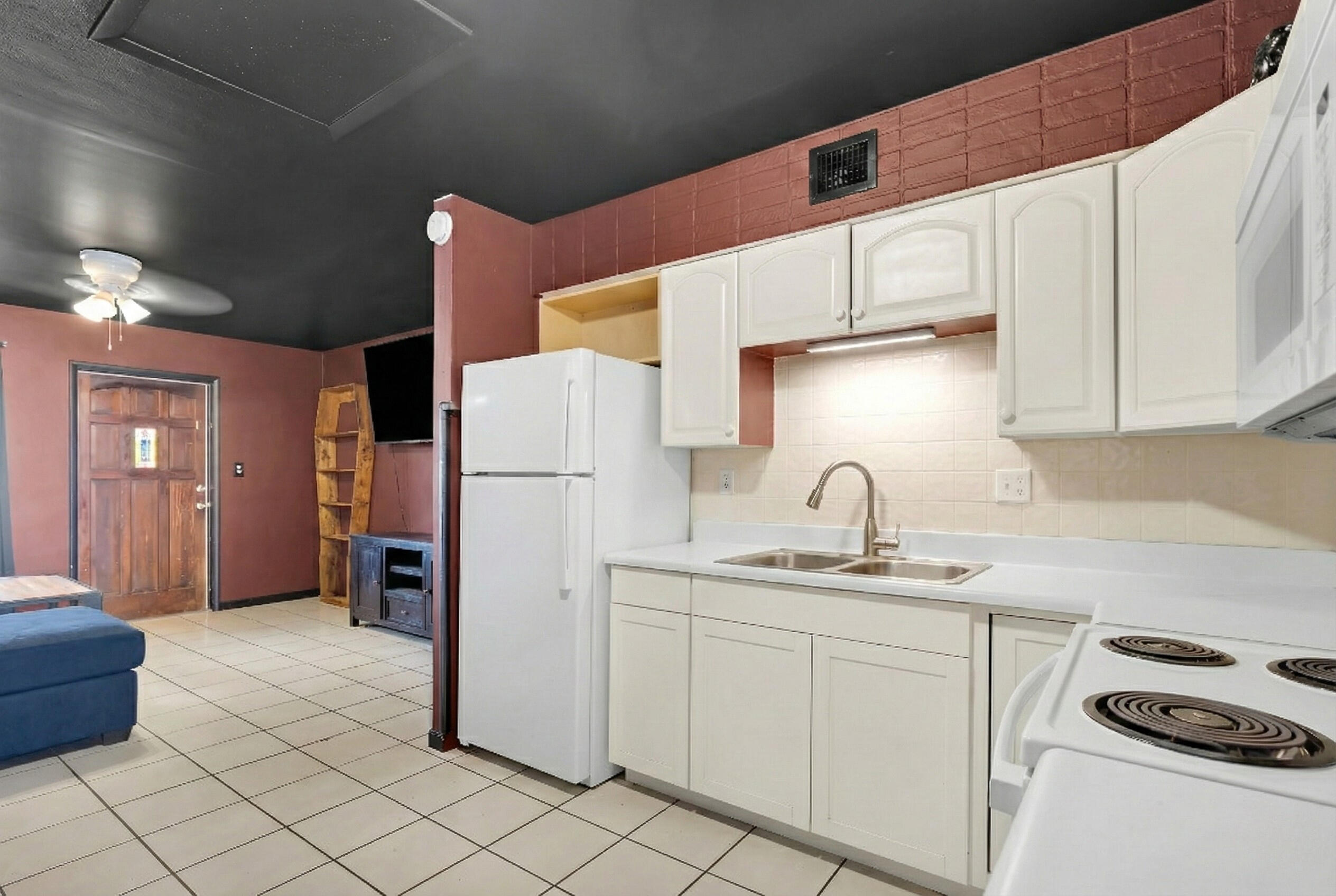 1614 Dennis Street Property Photo 6