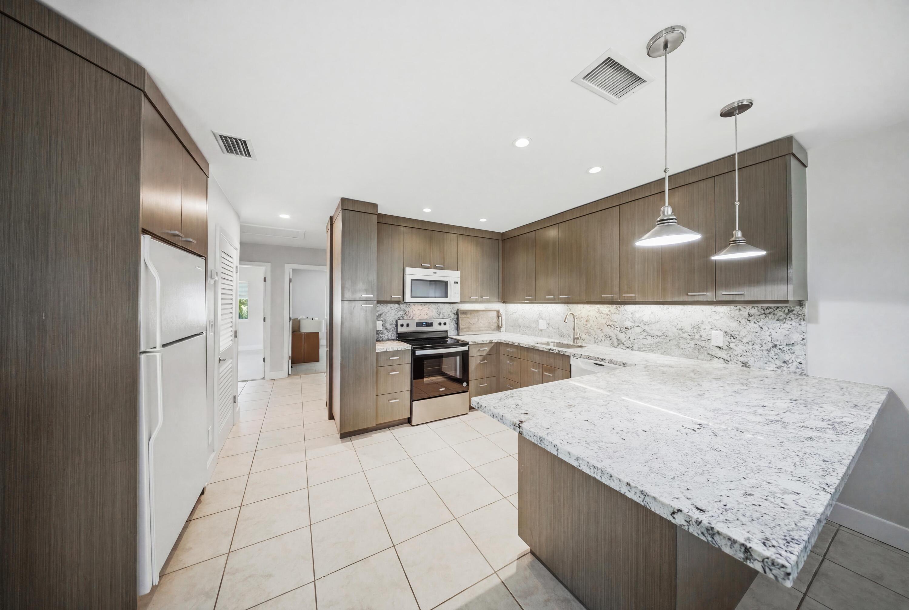138 N Indies Drive B Property Photo 13