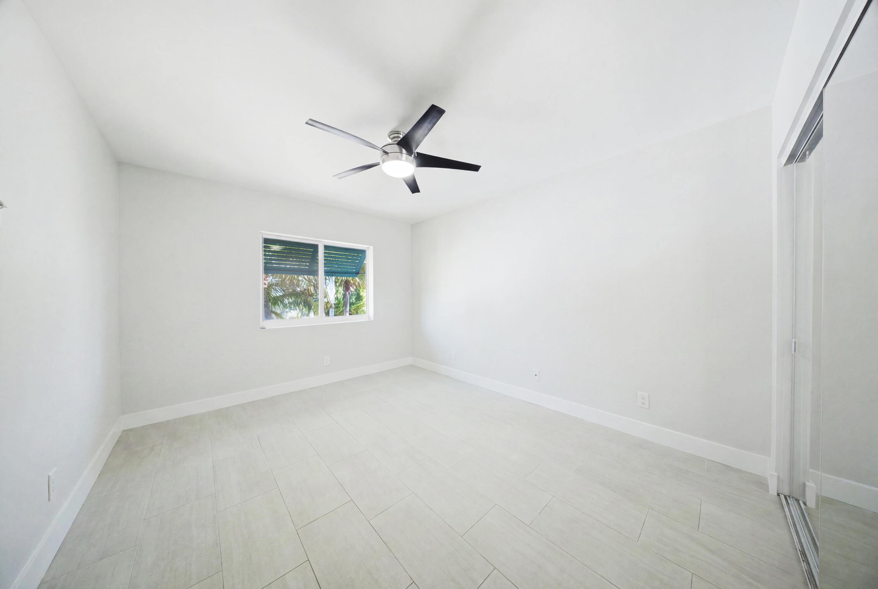 138 N Indies Drive B Property Photo 25