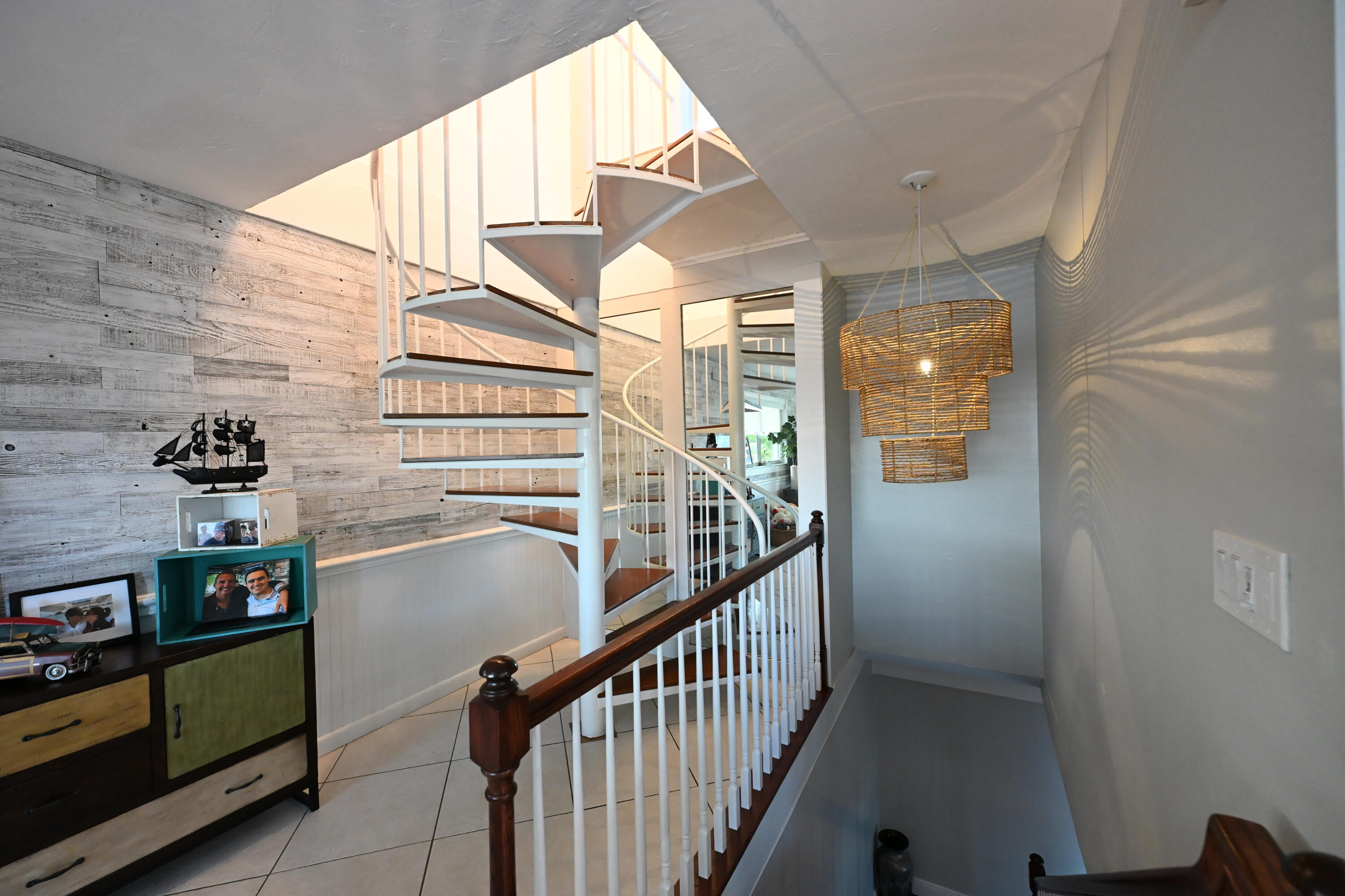 186 Atlantic Boulevard Property Photo 2