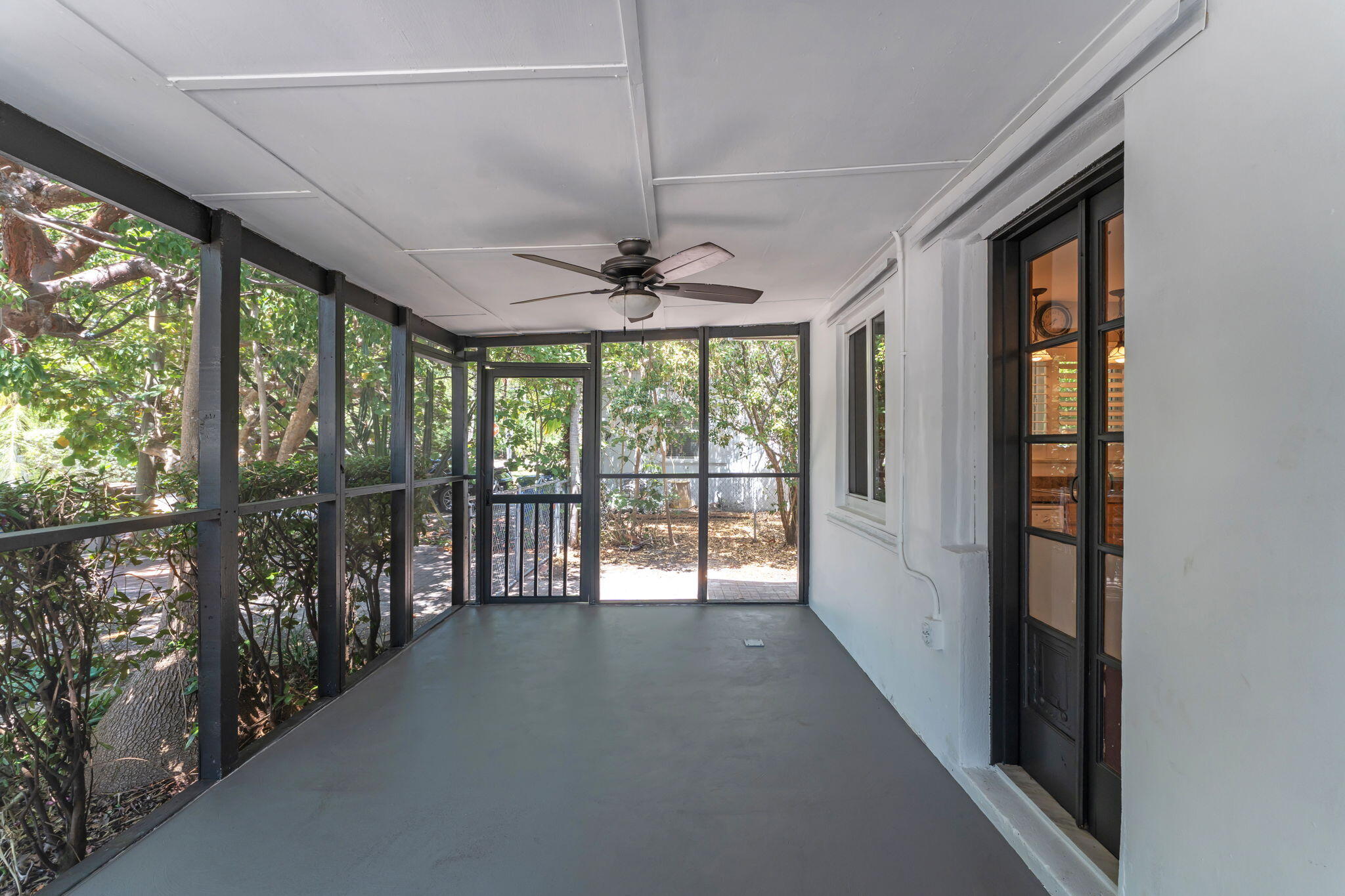 803 Brown Street Property Photo 4