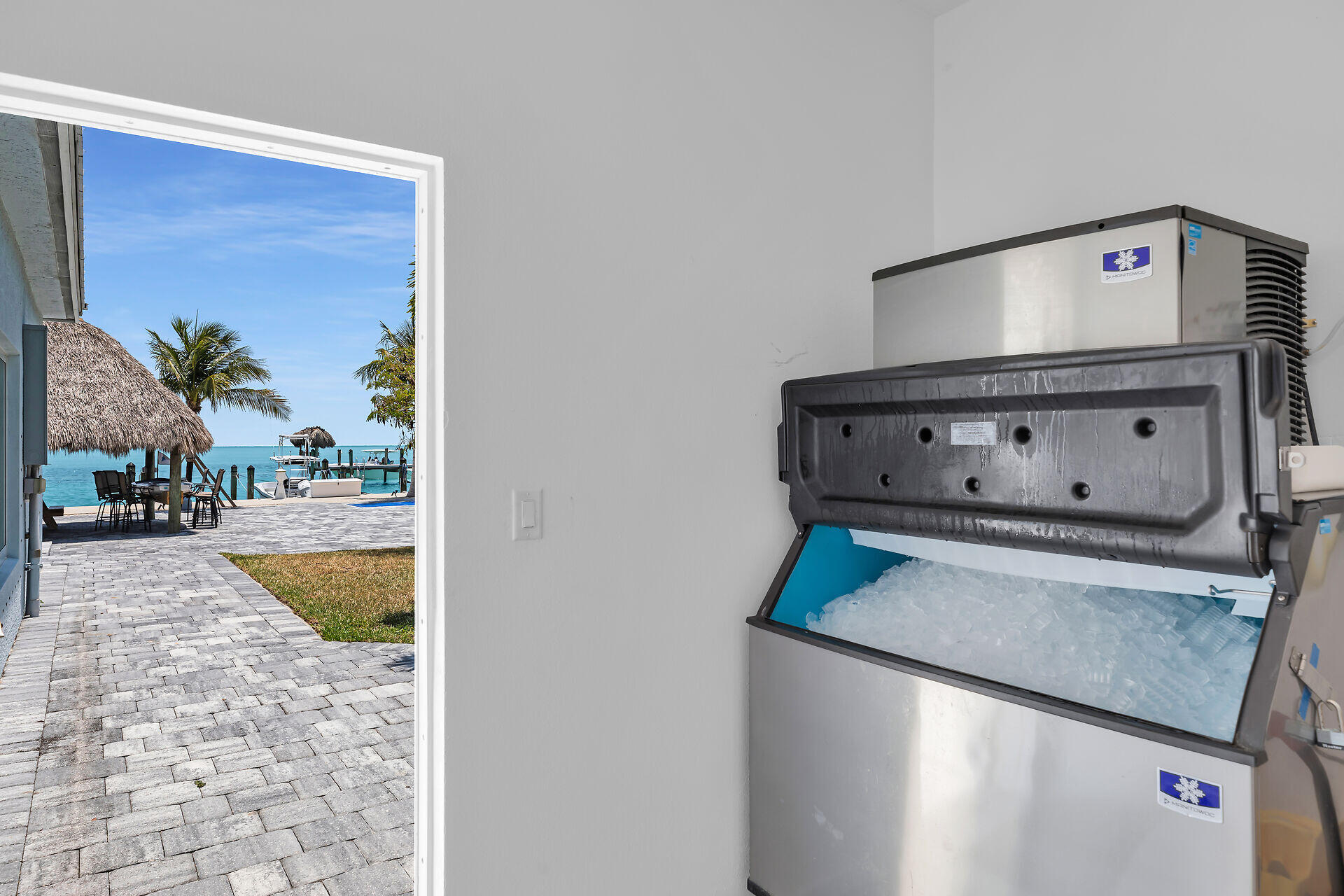 10877 Overseas Highway Apt 112 Property Photo 24