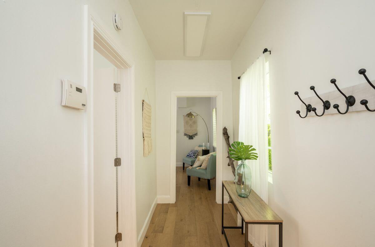 7 Thompson Lane Property Photo 2