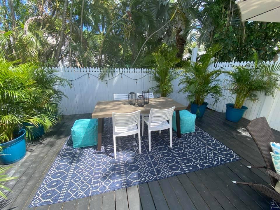 7 Thompson Lane Property Photo 5