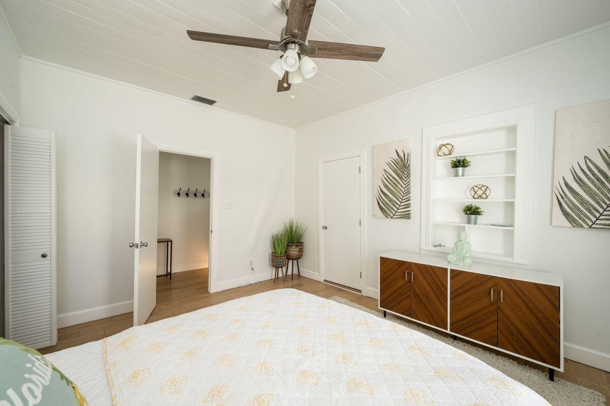 7 Thompson Lane Property Photo 16