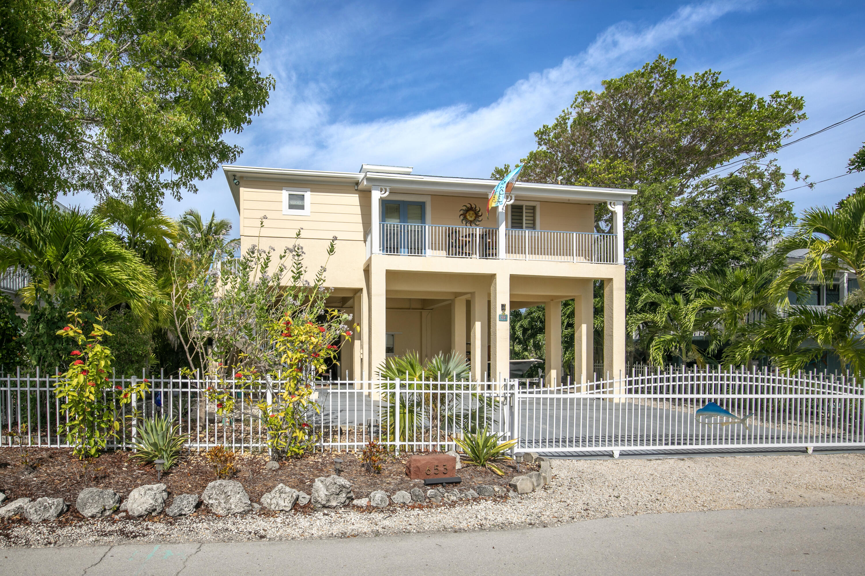 653 Indies Road Property Photo 1