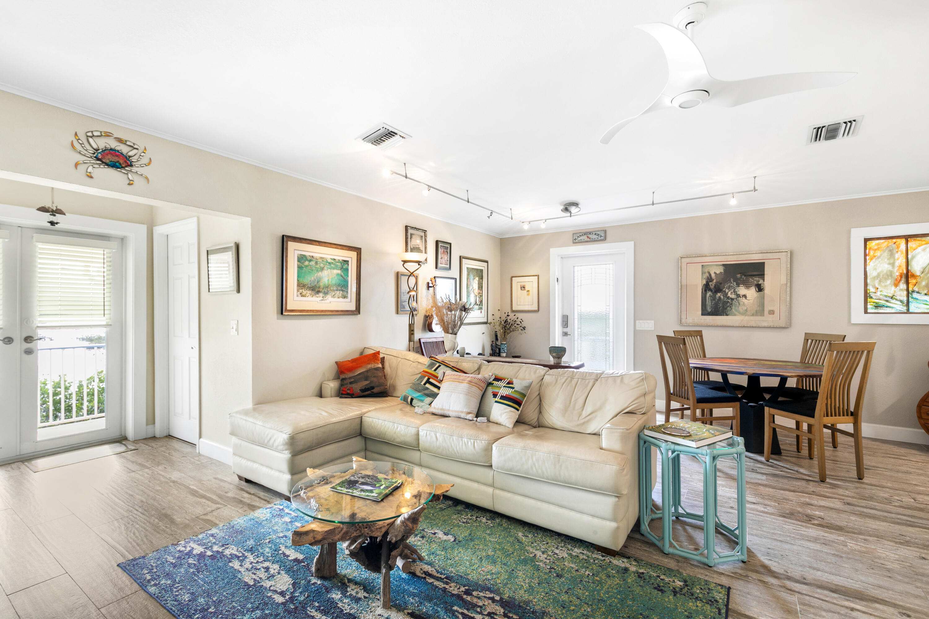 653 Indies Road Property Photo 10