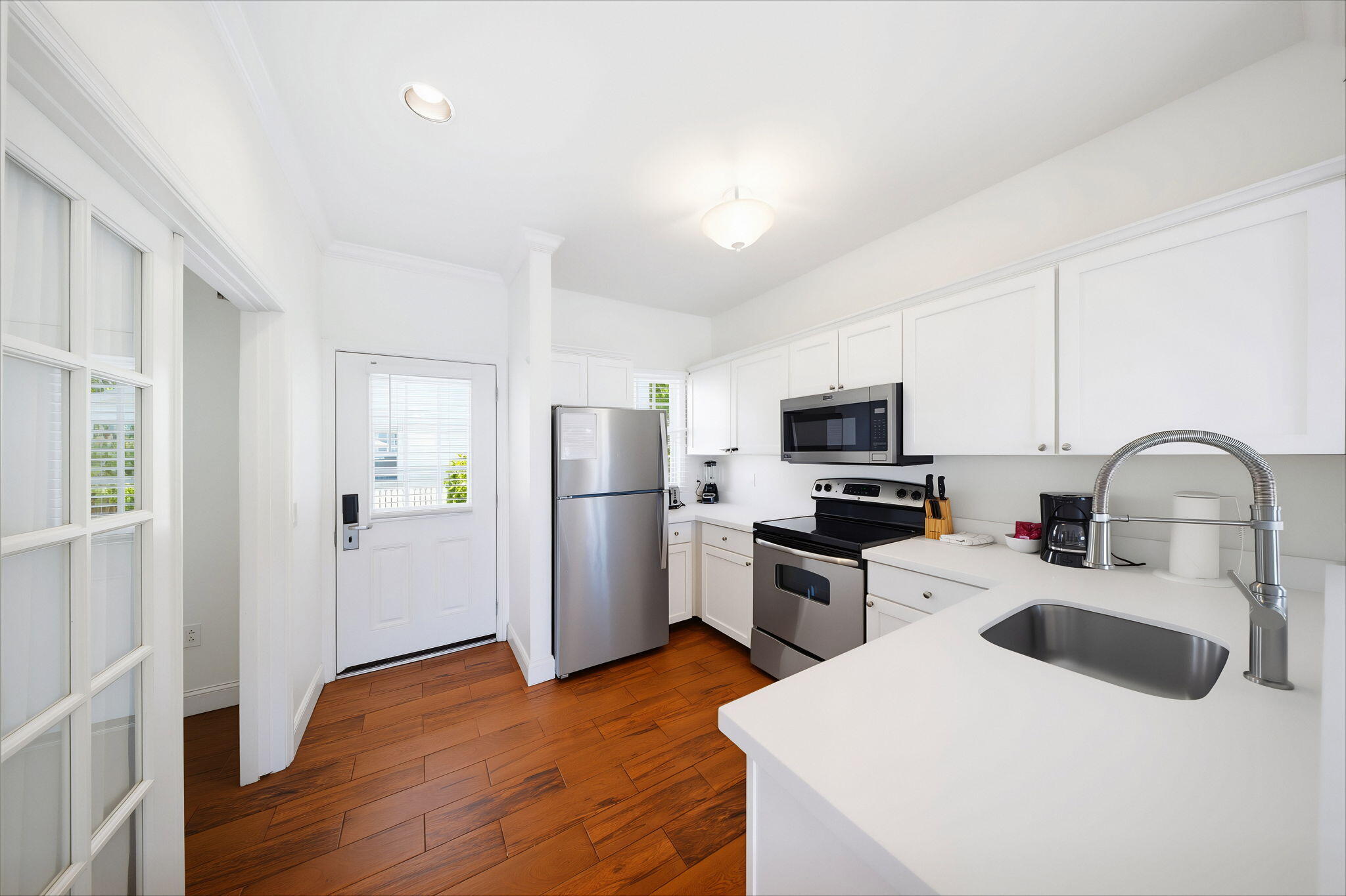 7044 Harbor Village Drive Property Photo 9