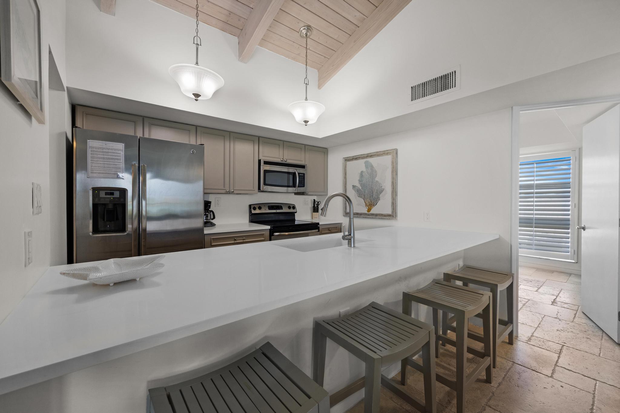 4402 Marina Villa Drive Property Photo 3