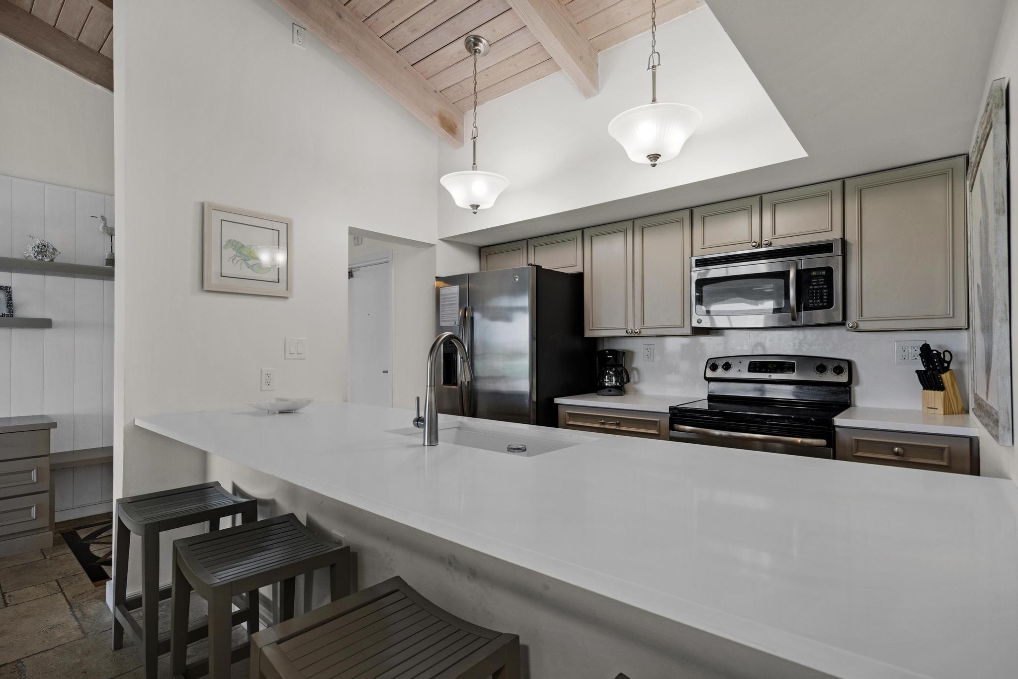 4402 Marina Villa Drive Property Photo 9