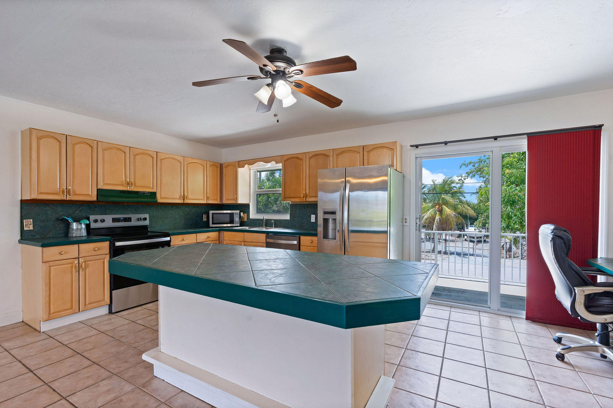 27416 Martinique Lane Property Photo 12