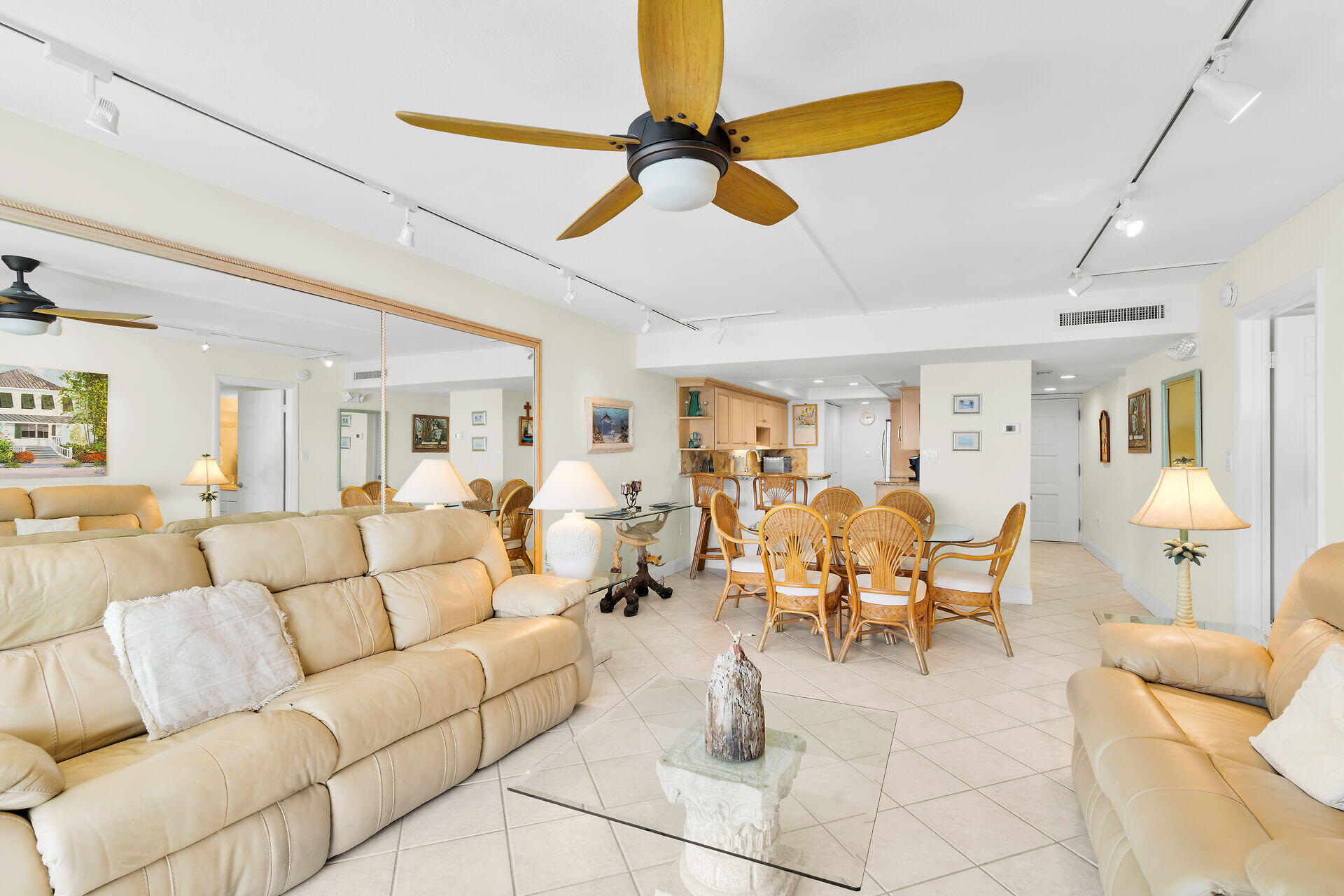 201 E Ocean Drive Unit 208 Property Photo 28