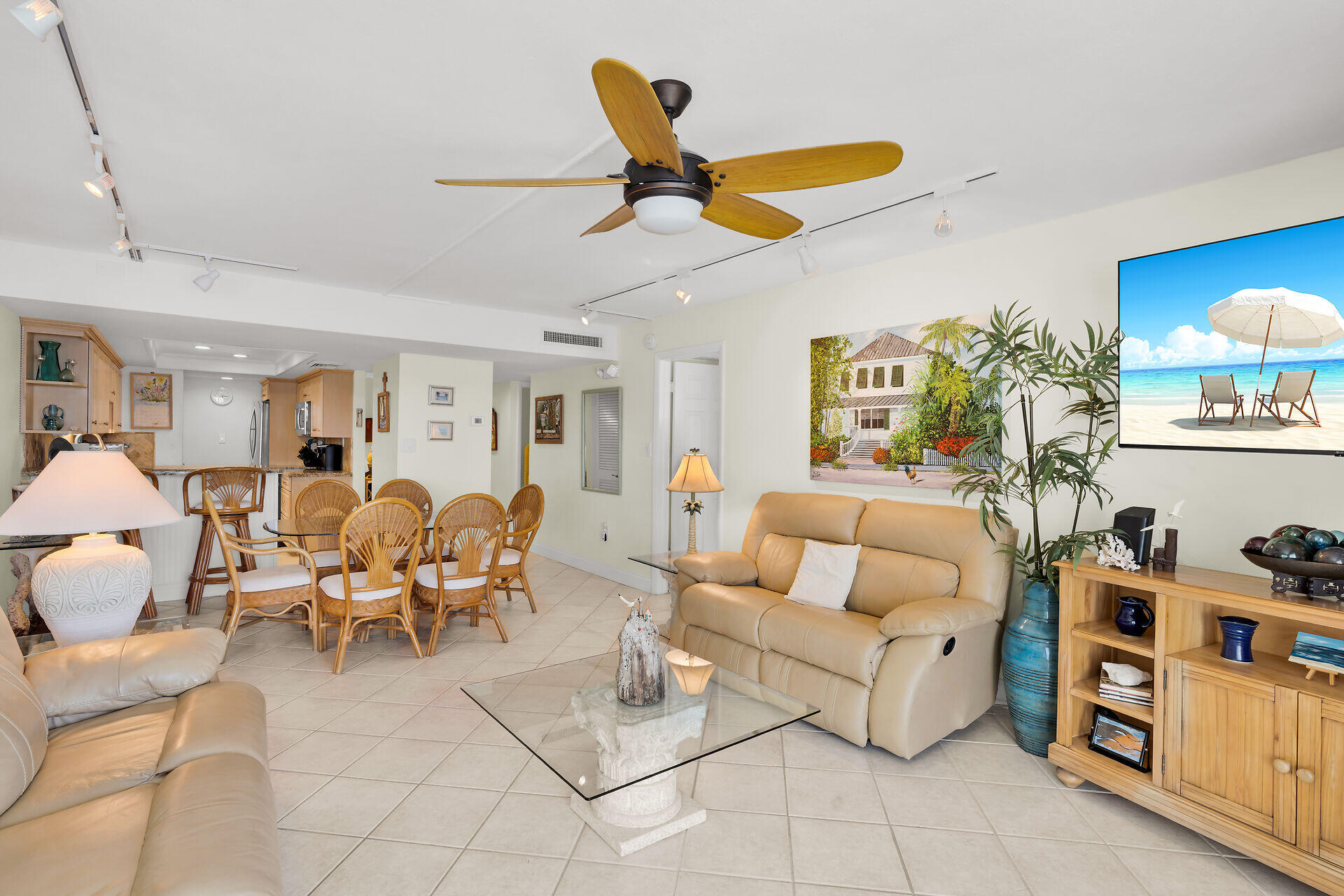 201 E Ocean Drive Unit 208 Property Photo 29