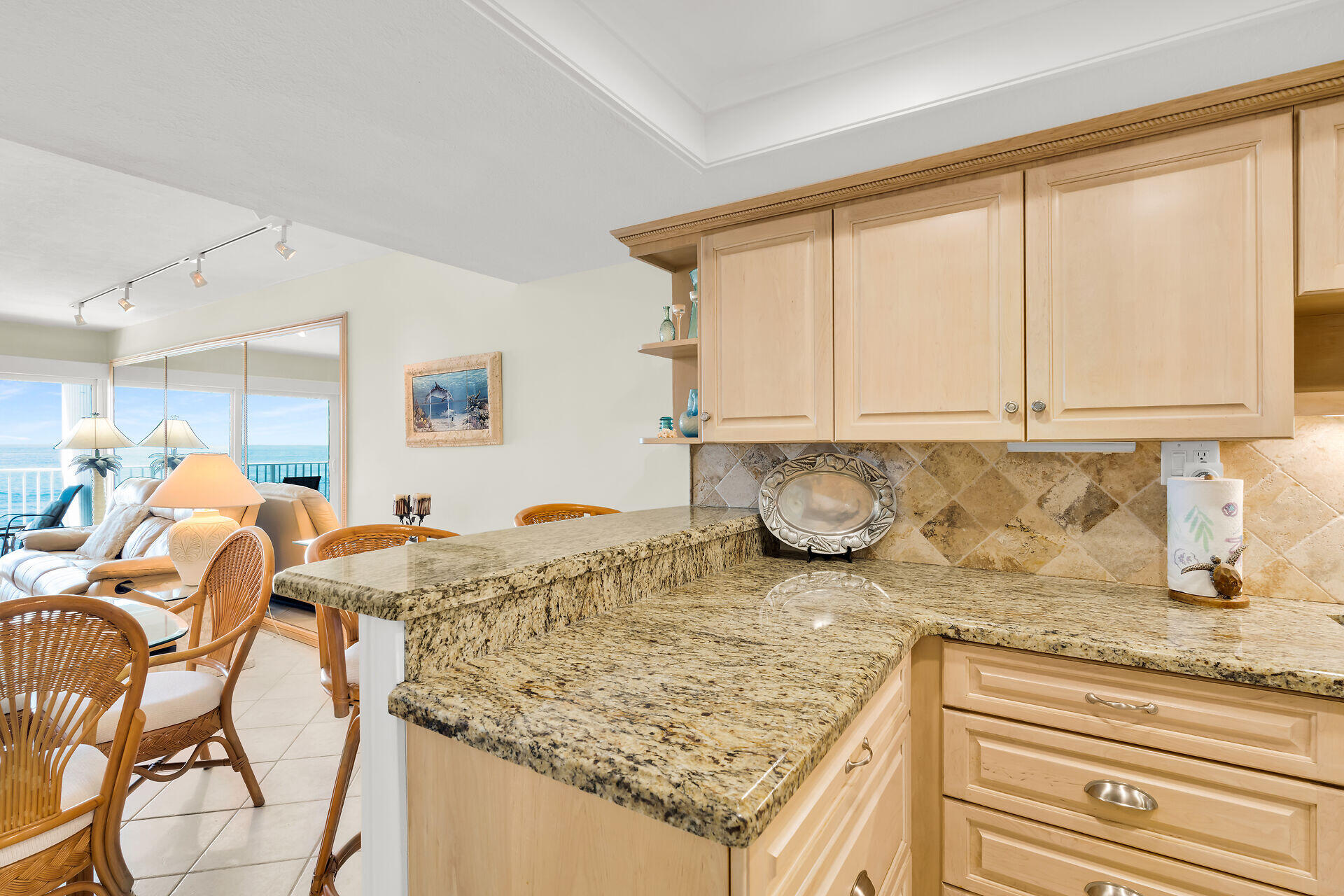 201 E Ocean Drive Unit 208 Property Photo 35