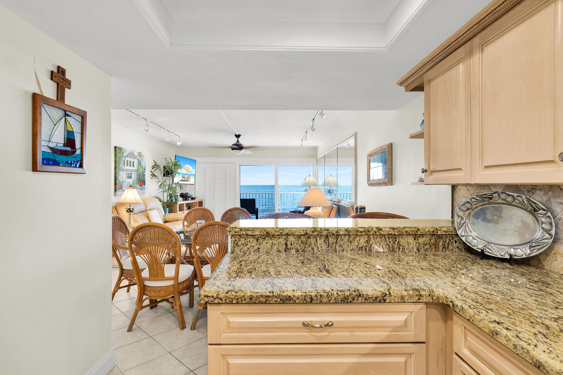 201 E Ocean Drive Unit 208 Property Photo 36