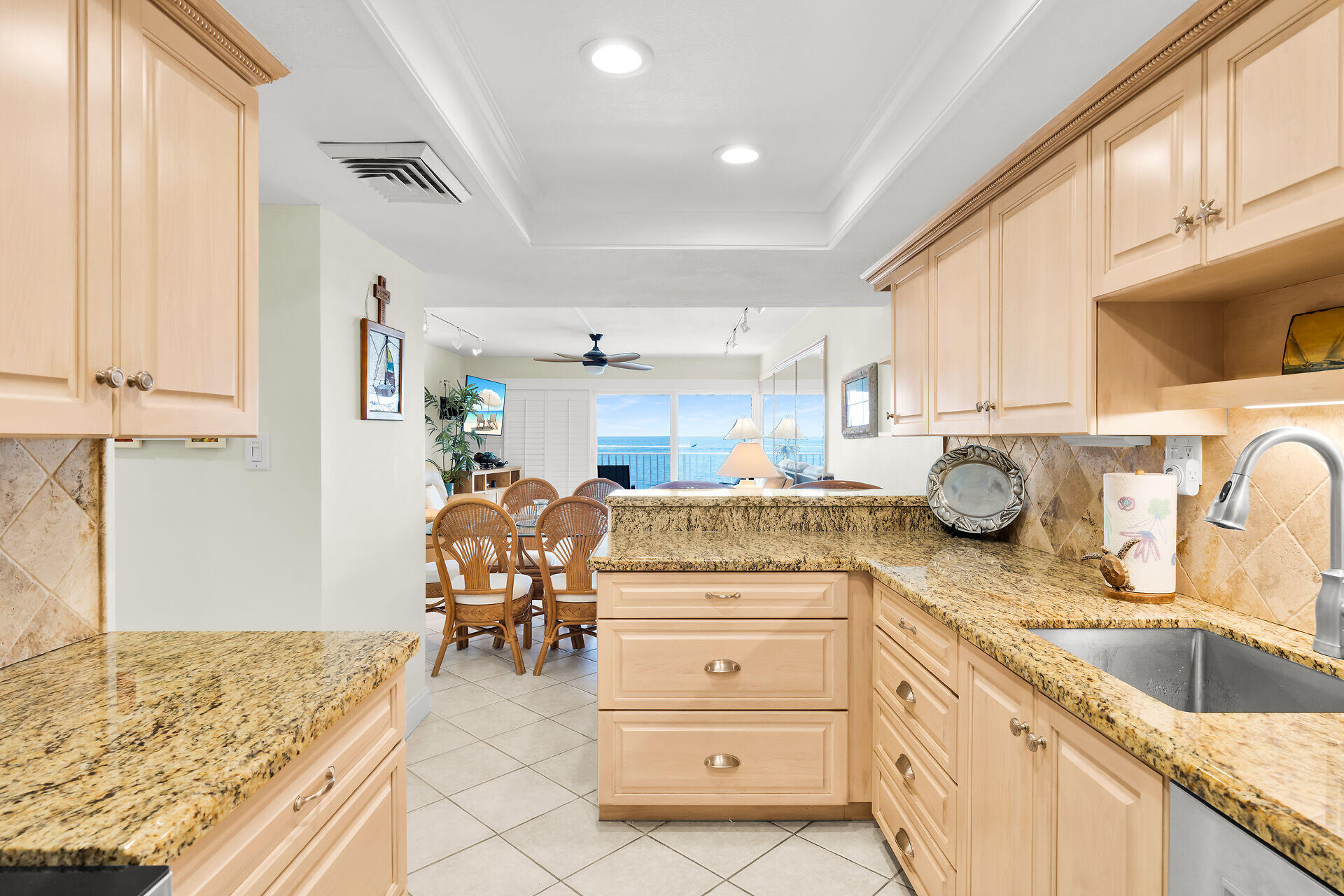 201 E Ocean Drive Unit 208 Property Photo 40