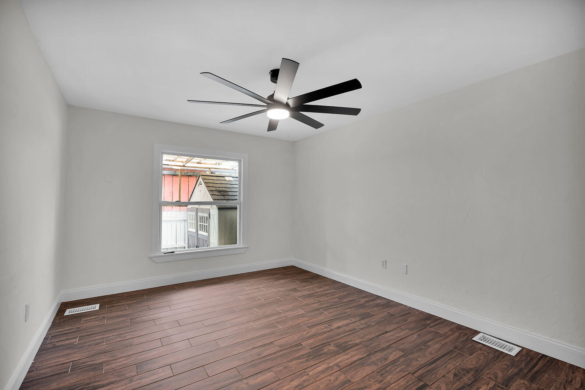3206 Harriet Avenue Property Photo 16
