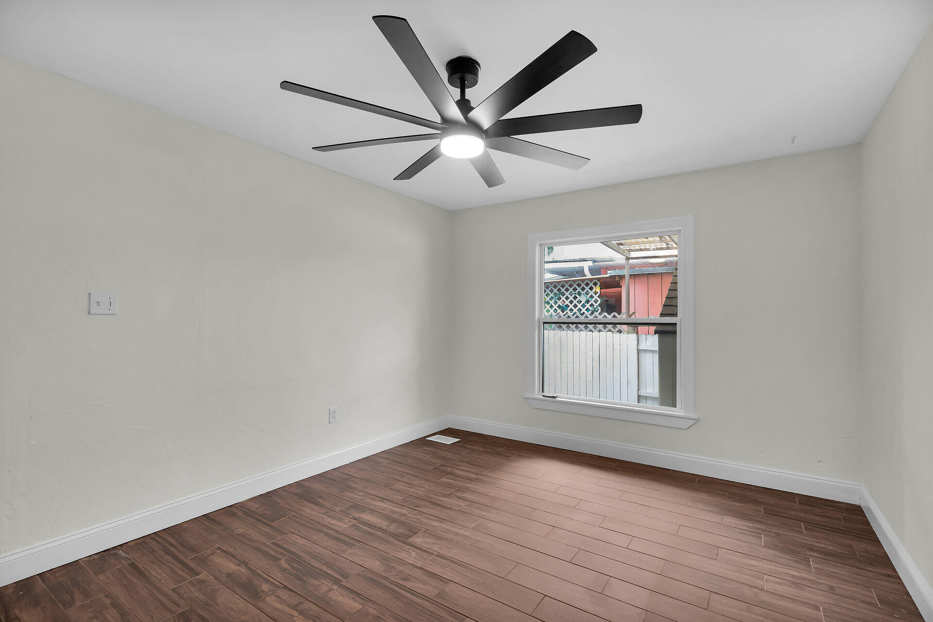 3206 Harriet Avenue Property Photo 17