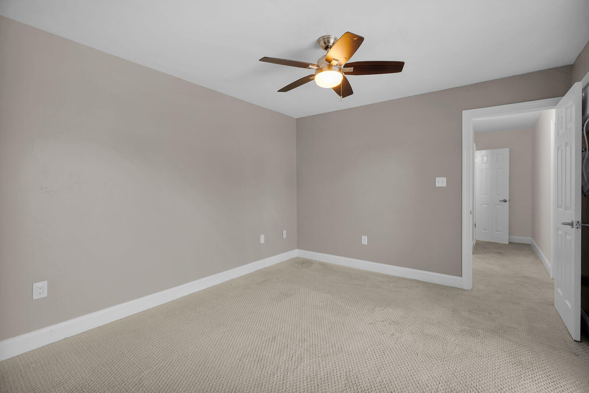 3206 Harriet Avenue Property Photo 23