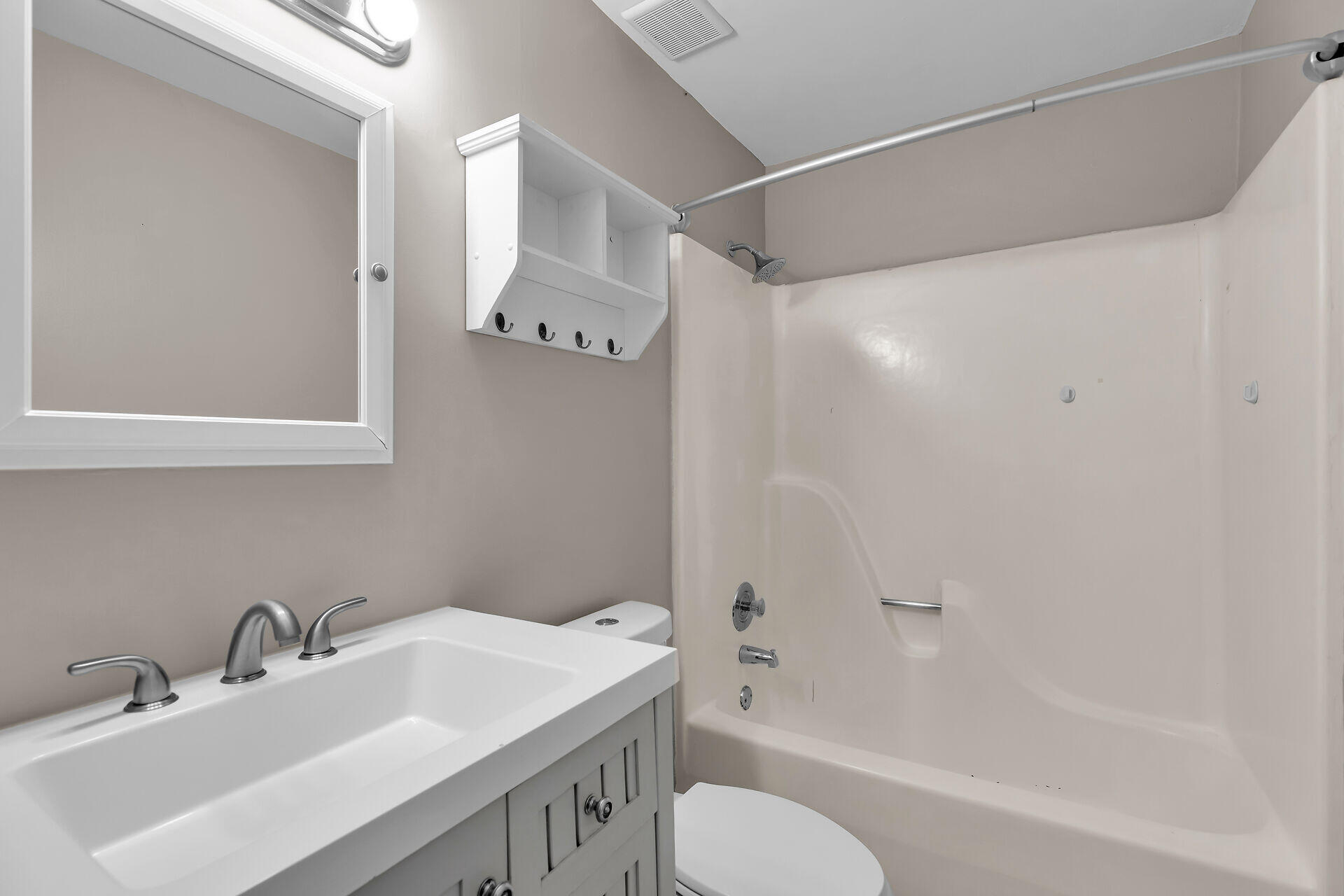 3206 Harriet Avenue Property Photo 27