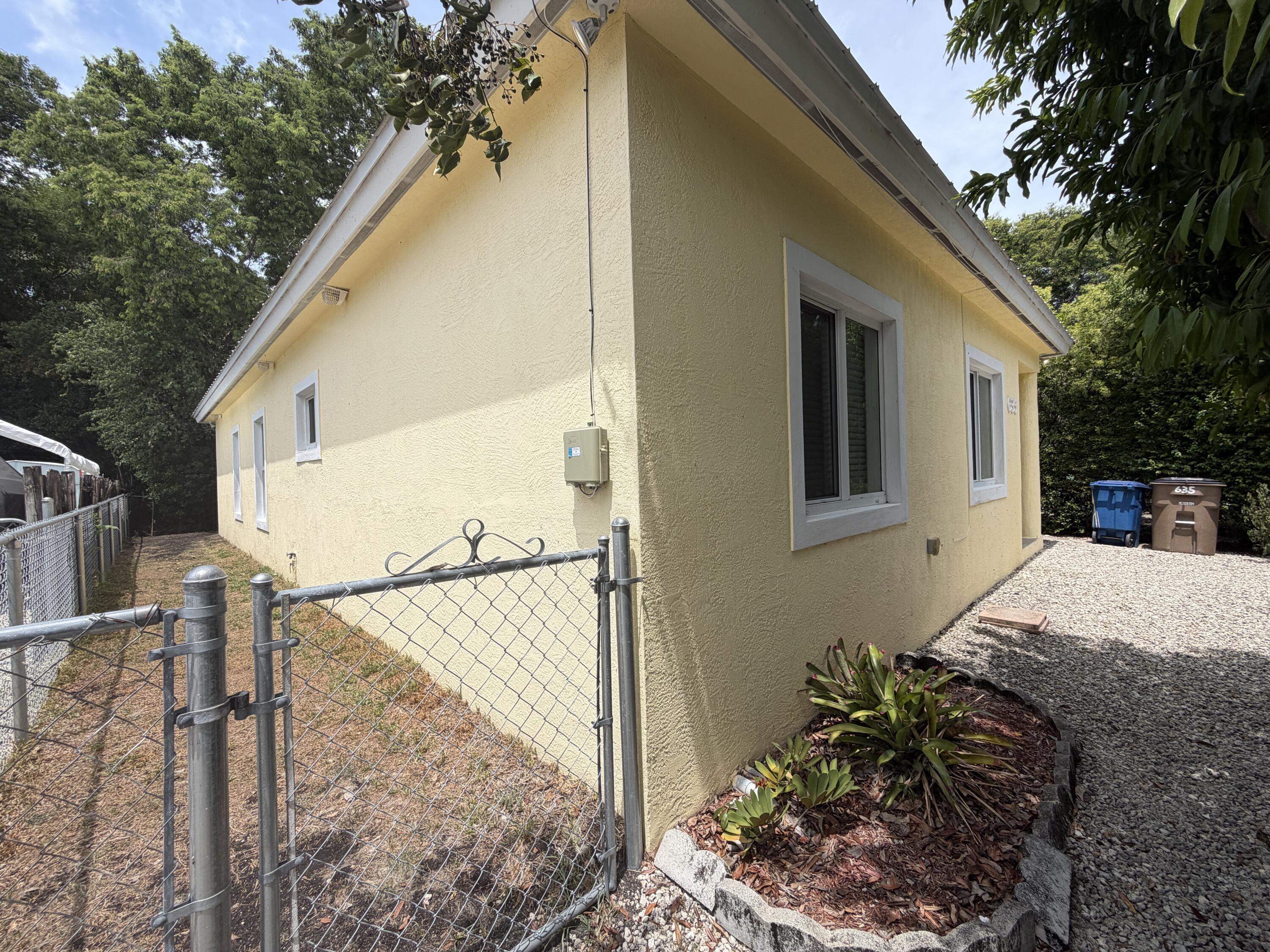 635 Cabrera Street Property Photo 2