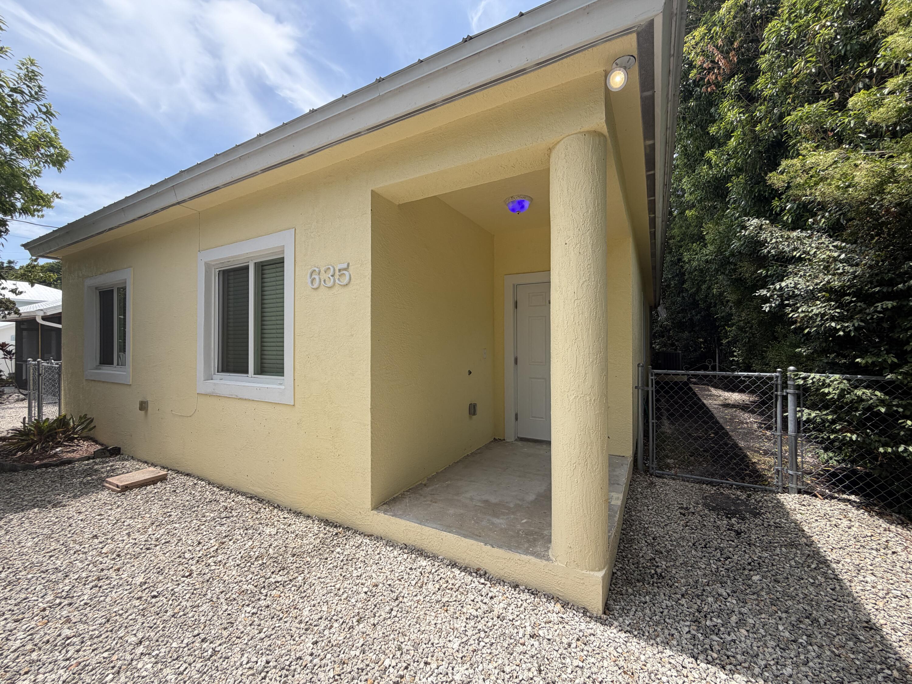 635 Cabrera Street Property Photo 3