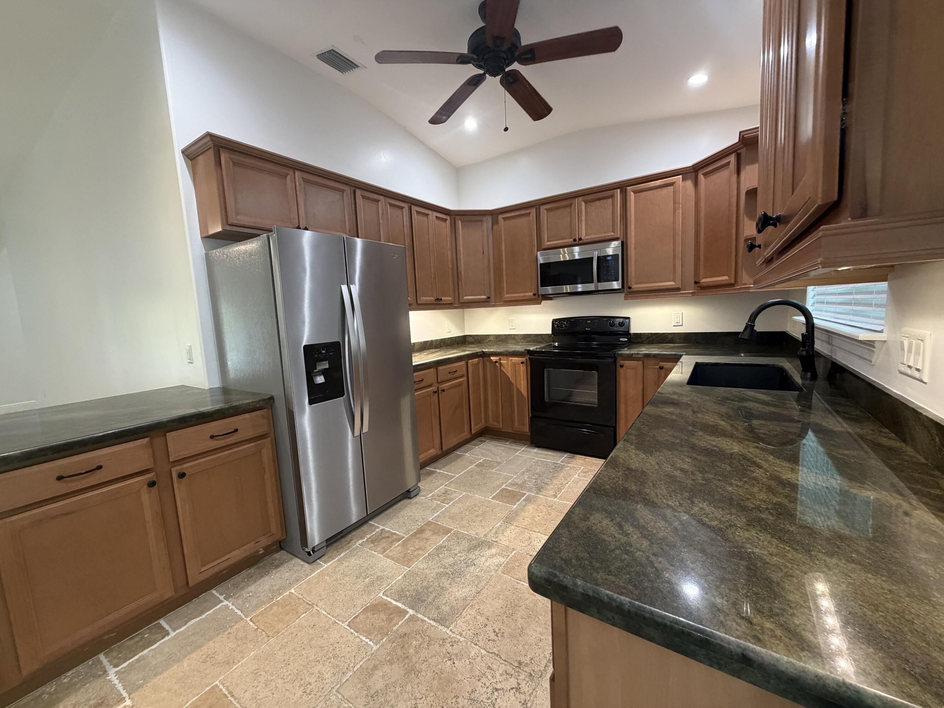 635 Cabrera Street Property Photo 8