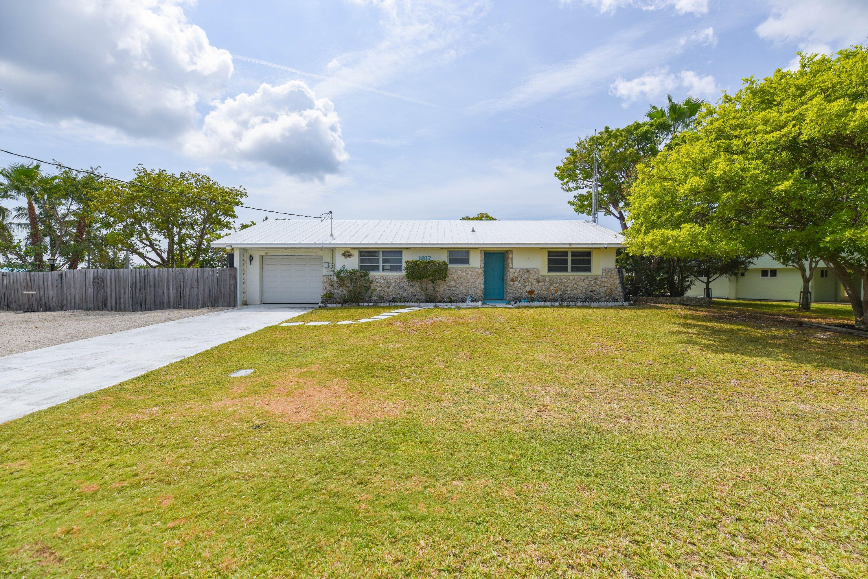 1817 Watson Boulevard Property Photo 1