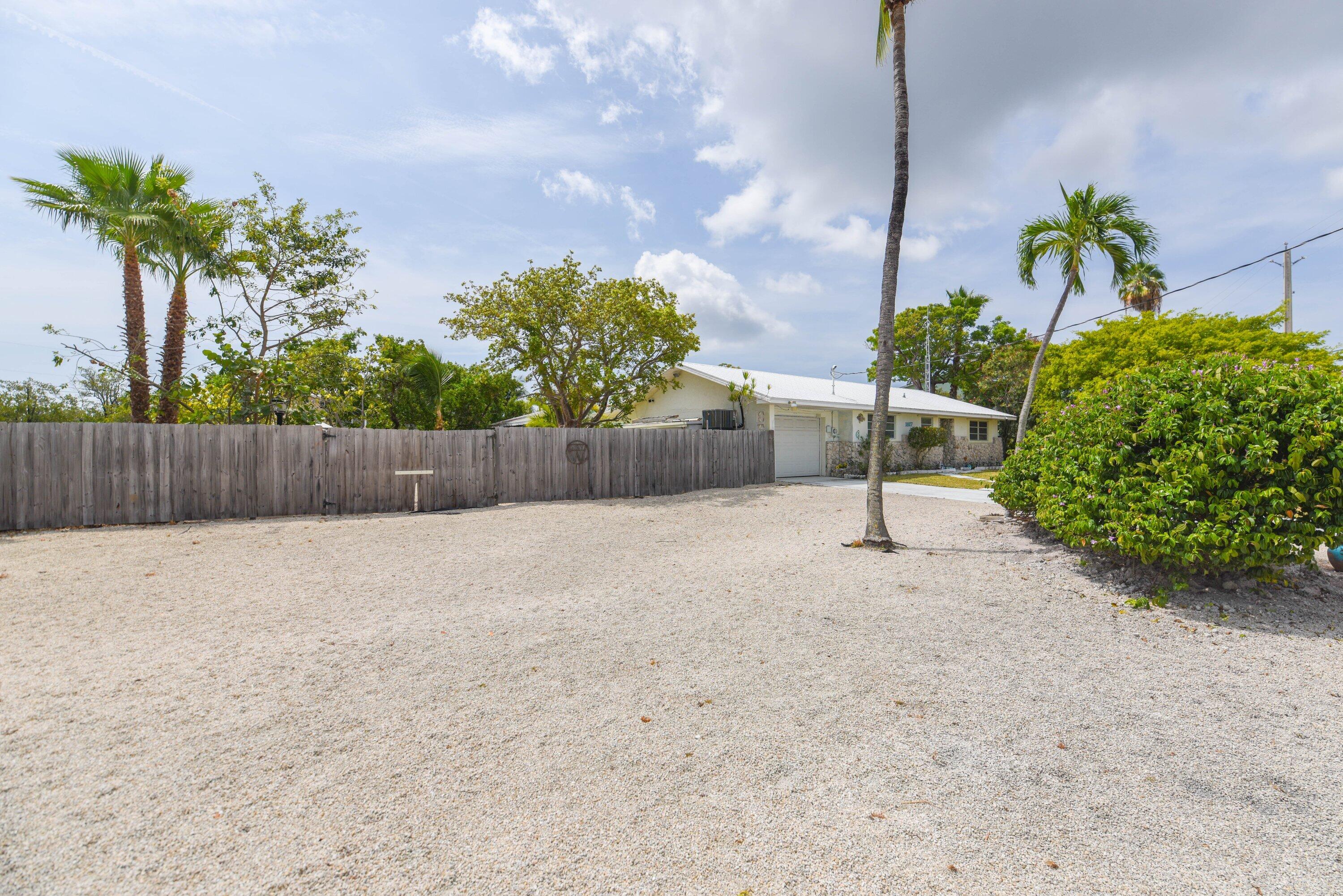 1817 Watson Boulevard Property Photo 4