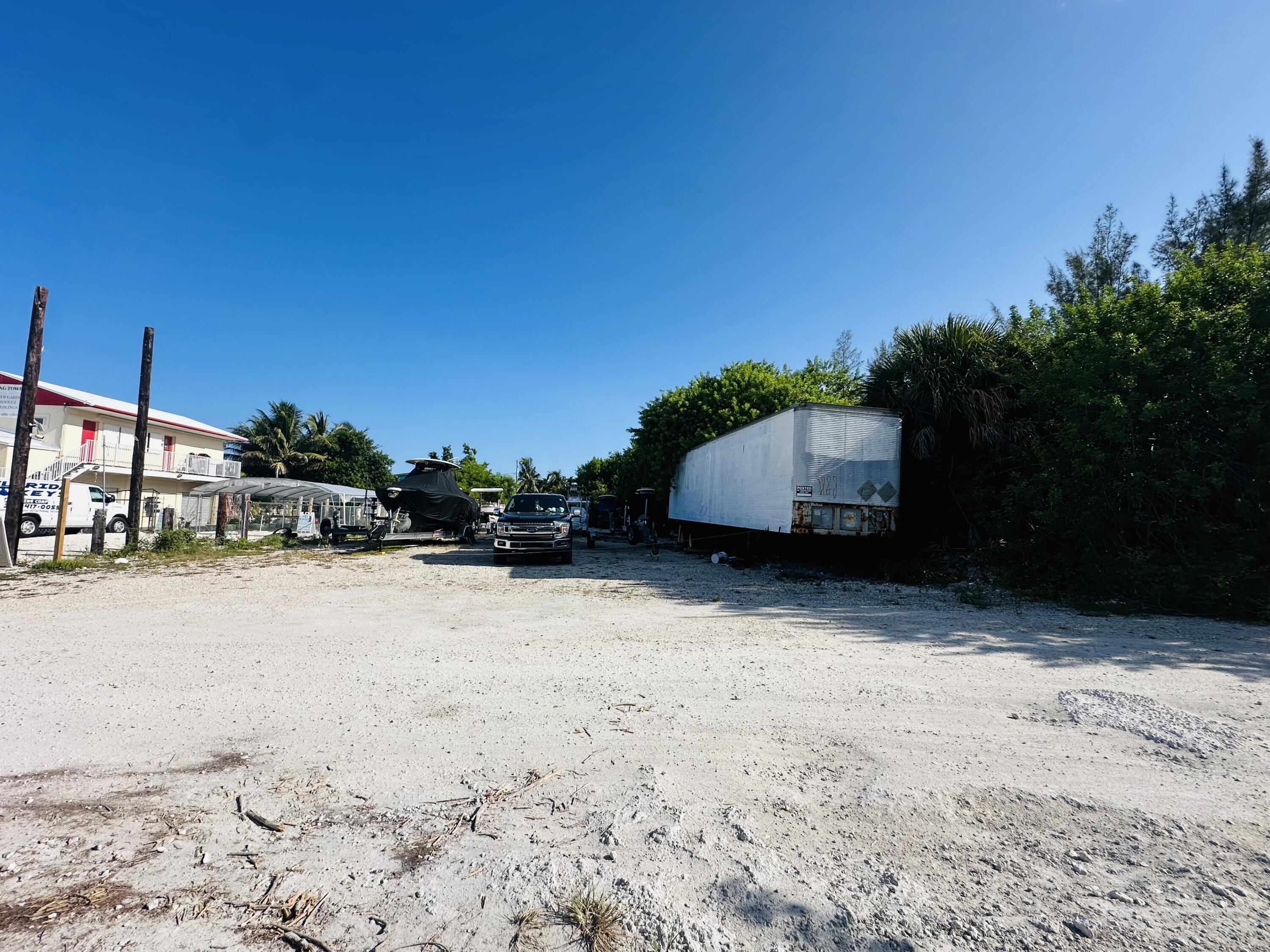 22776 Overseas Property Photo 2