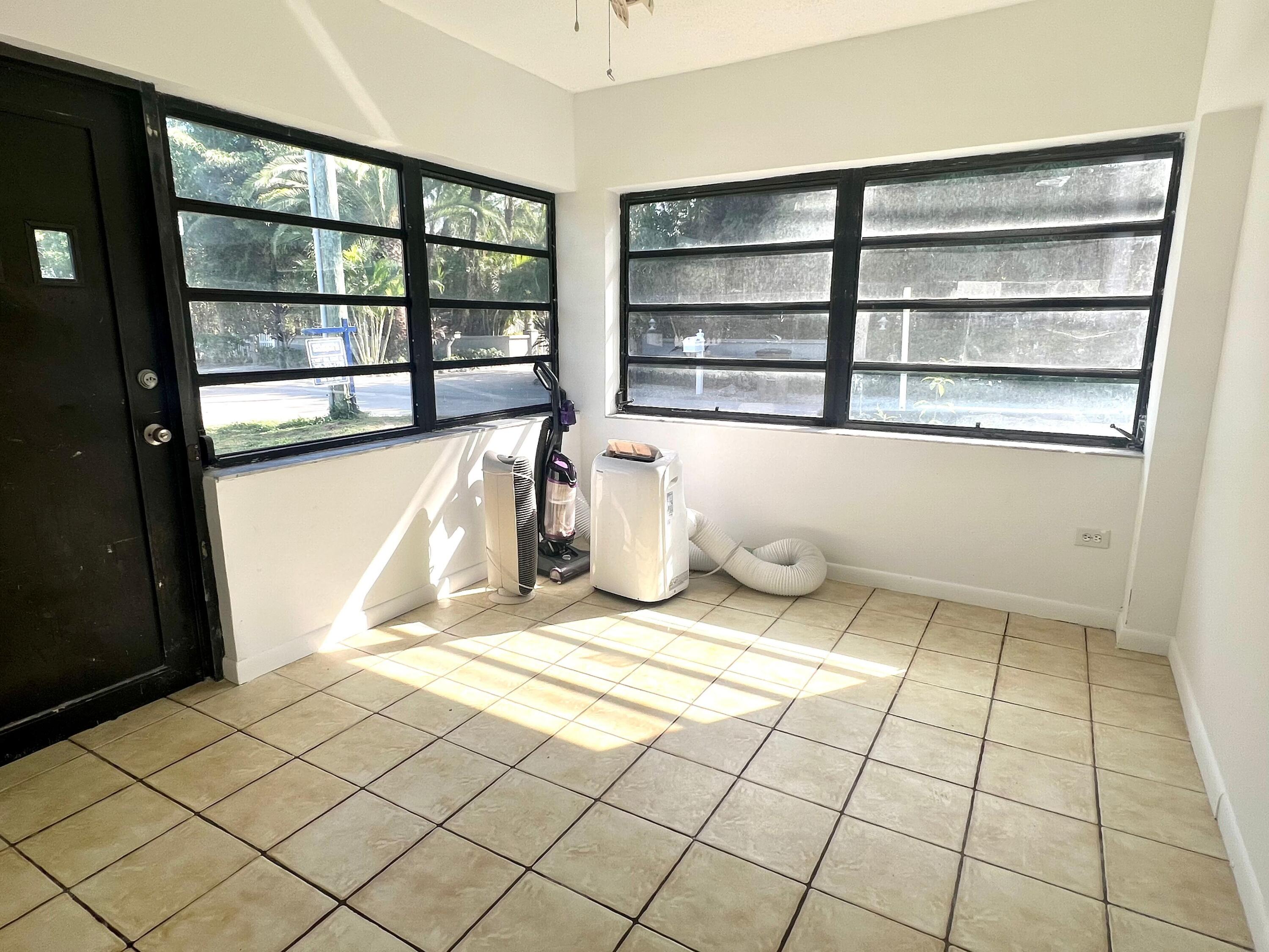 203 Tarpon Street Property Photo 15