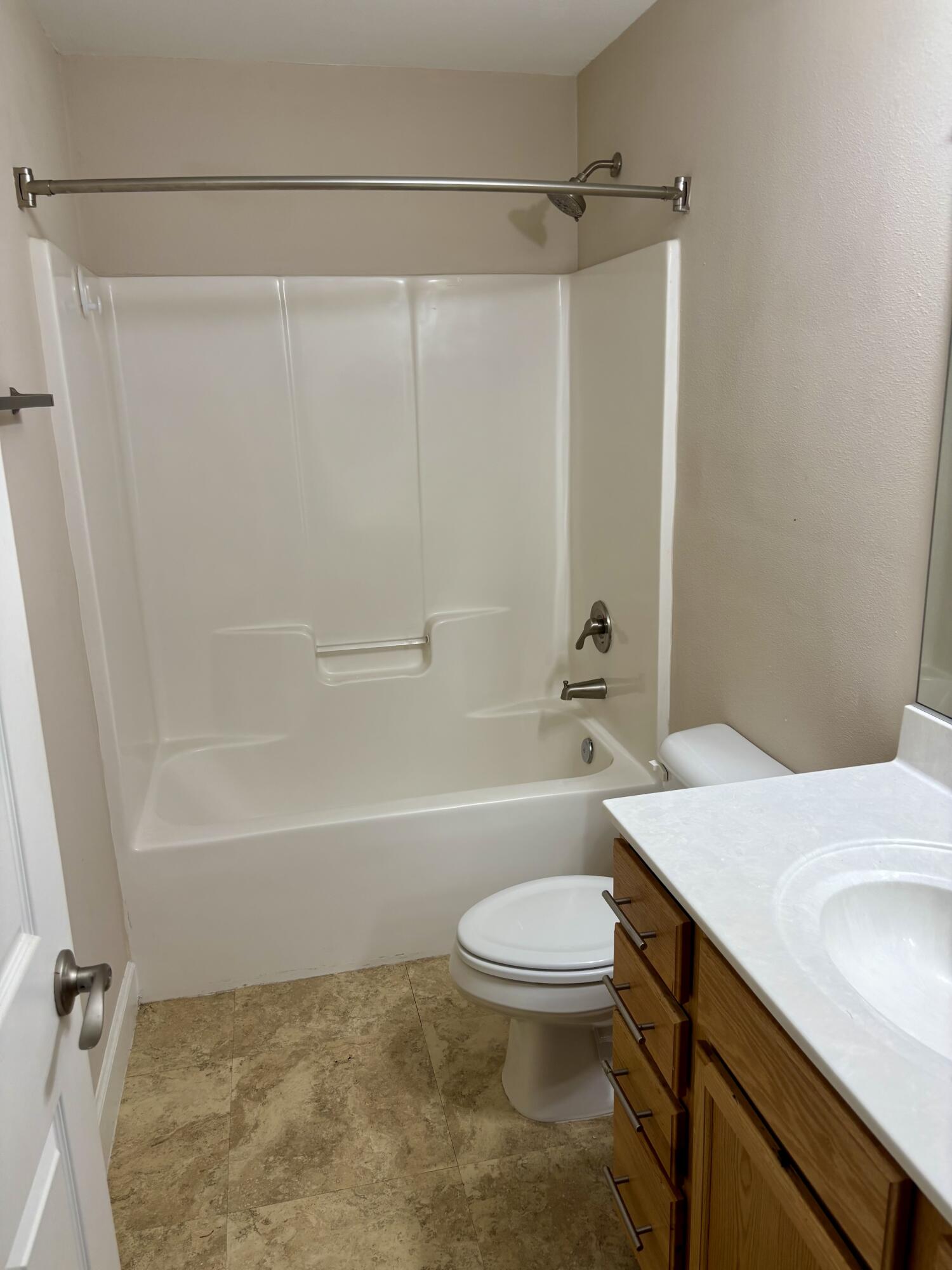 5030 5th Avenue 60 Property Photo 3