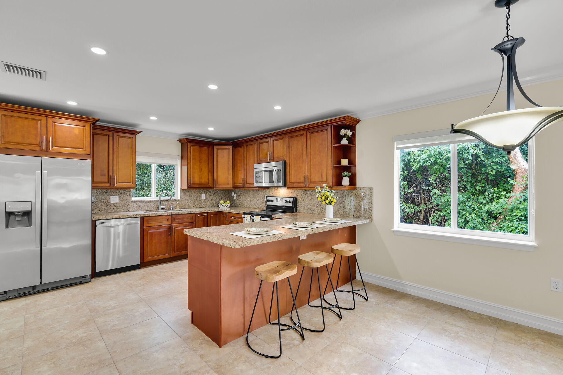 30 Seagate Boulevard Property Photo 4