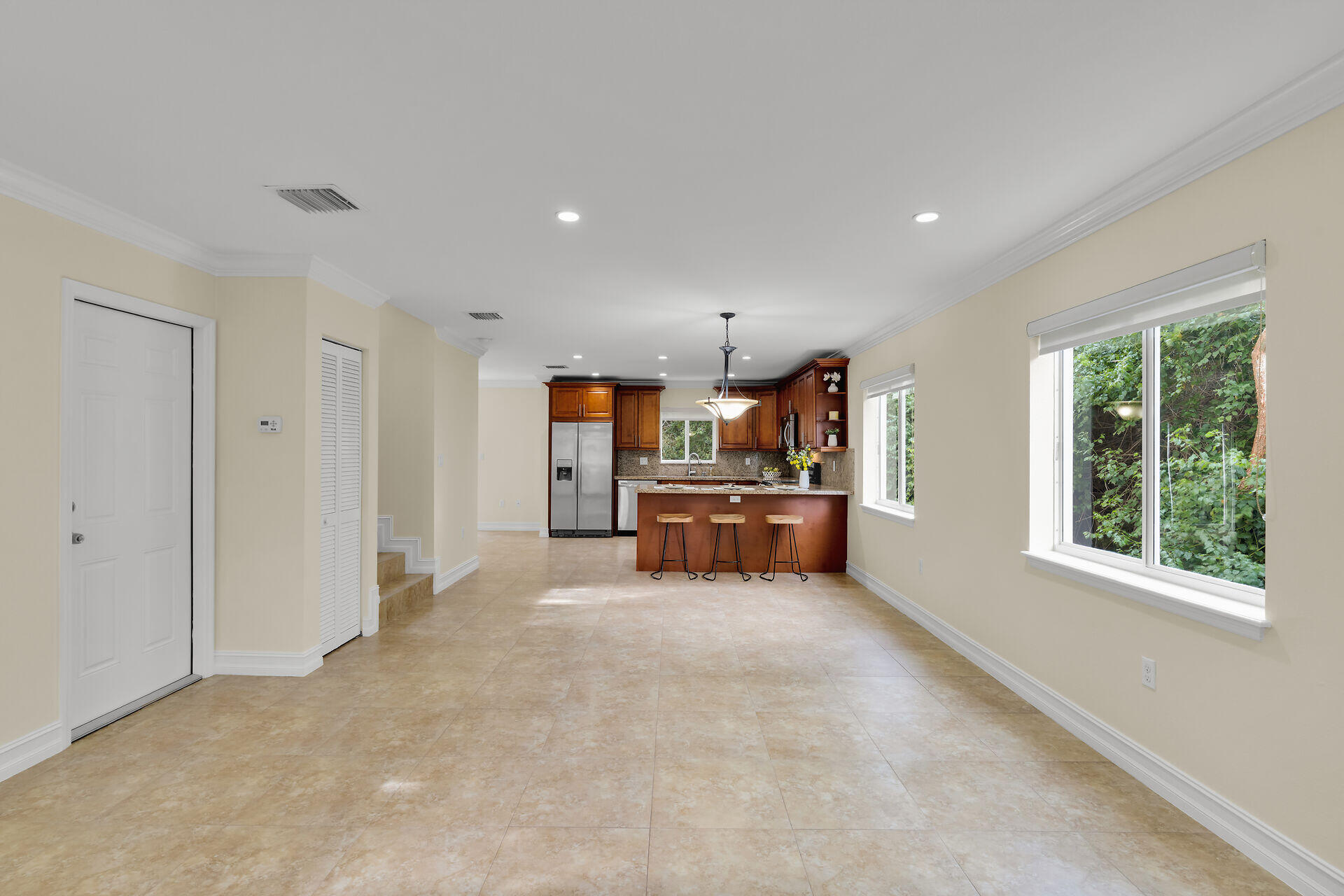 30 Seagate Boulevard Property Photo 5