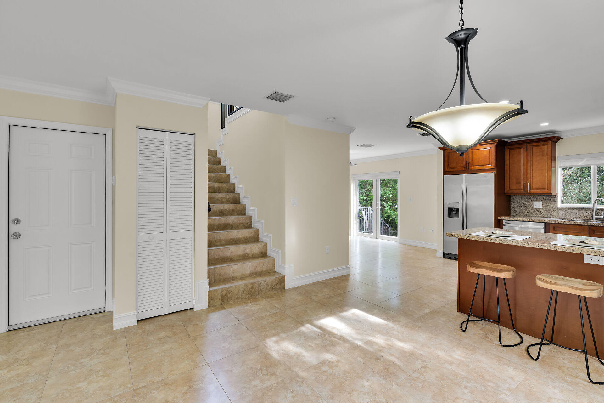 30 Seagate Boulevard Property Photo 6