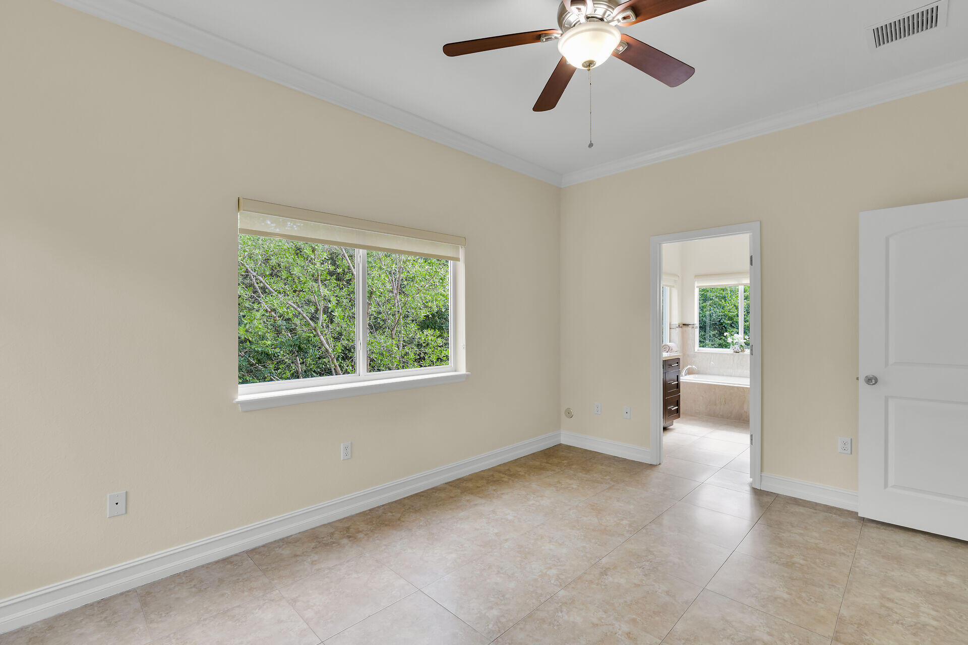 30 Seagate Boulevard Property Photo 10
